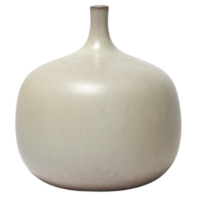 20th century french design white ceramic vase by Jacques and Dani Ruelland 1950