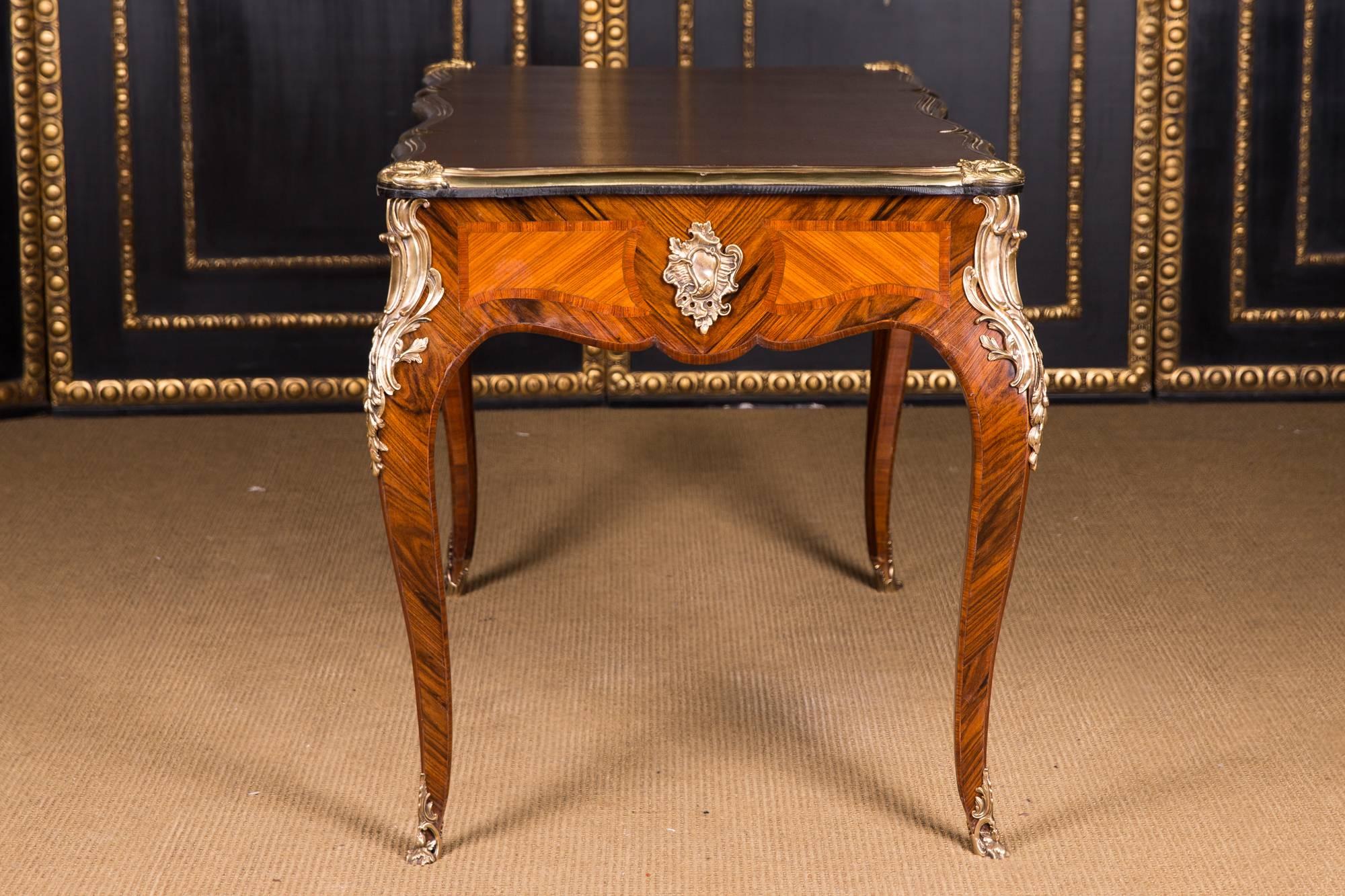 20th Century French Desk Bureau Plat in the Louis XV Style Bois-satiné Veneer 1