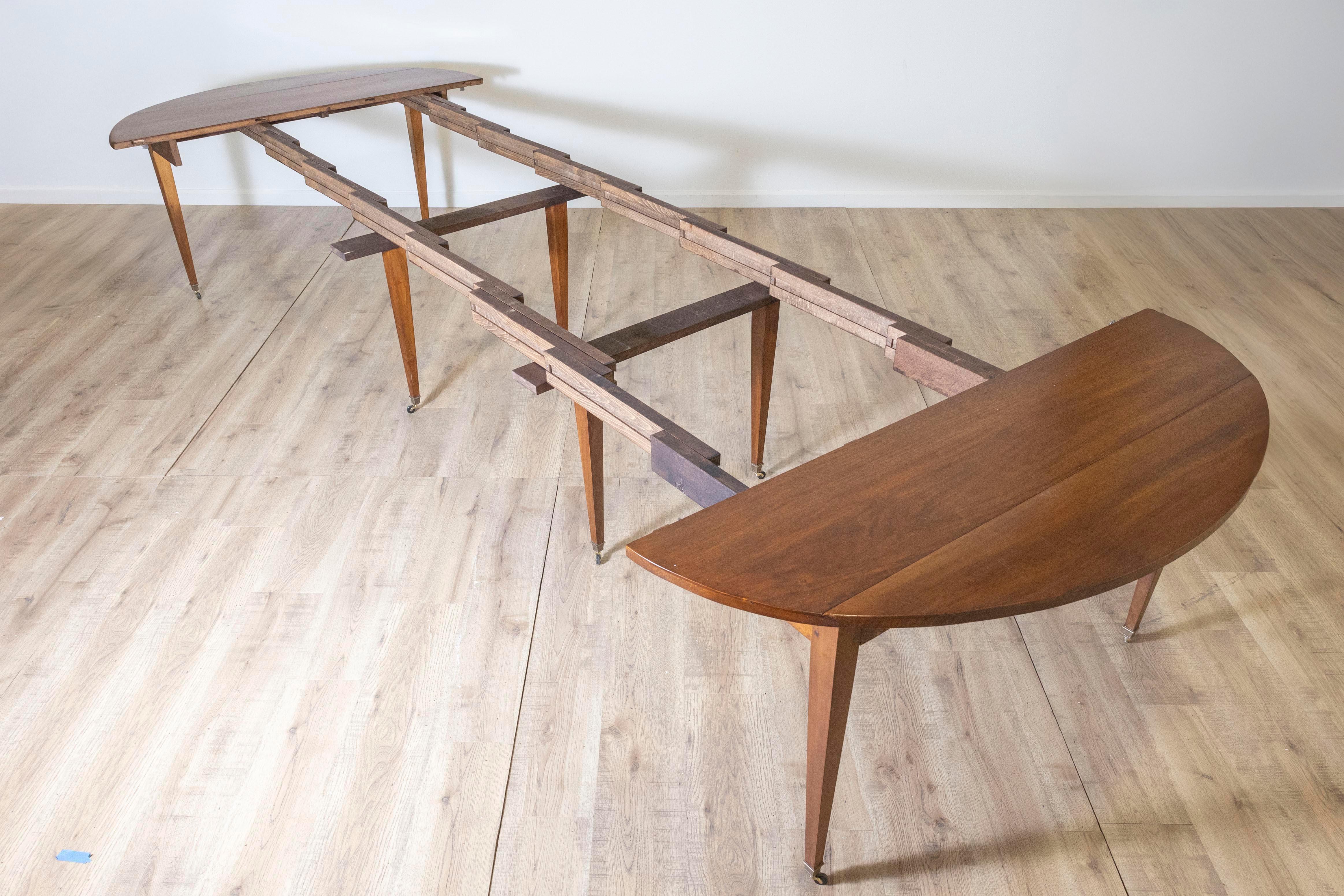 Louis XVI Table de salle à manger française du 20e siècle en vente