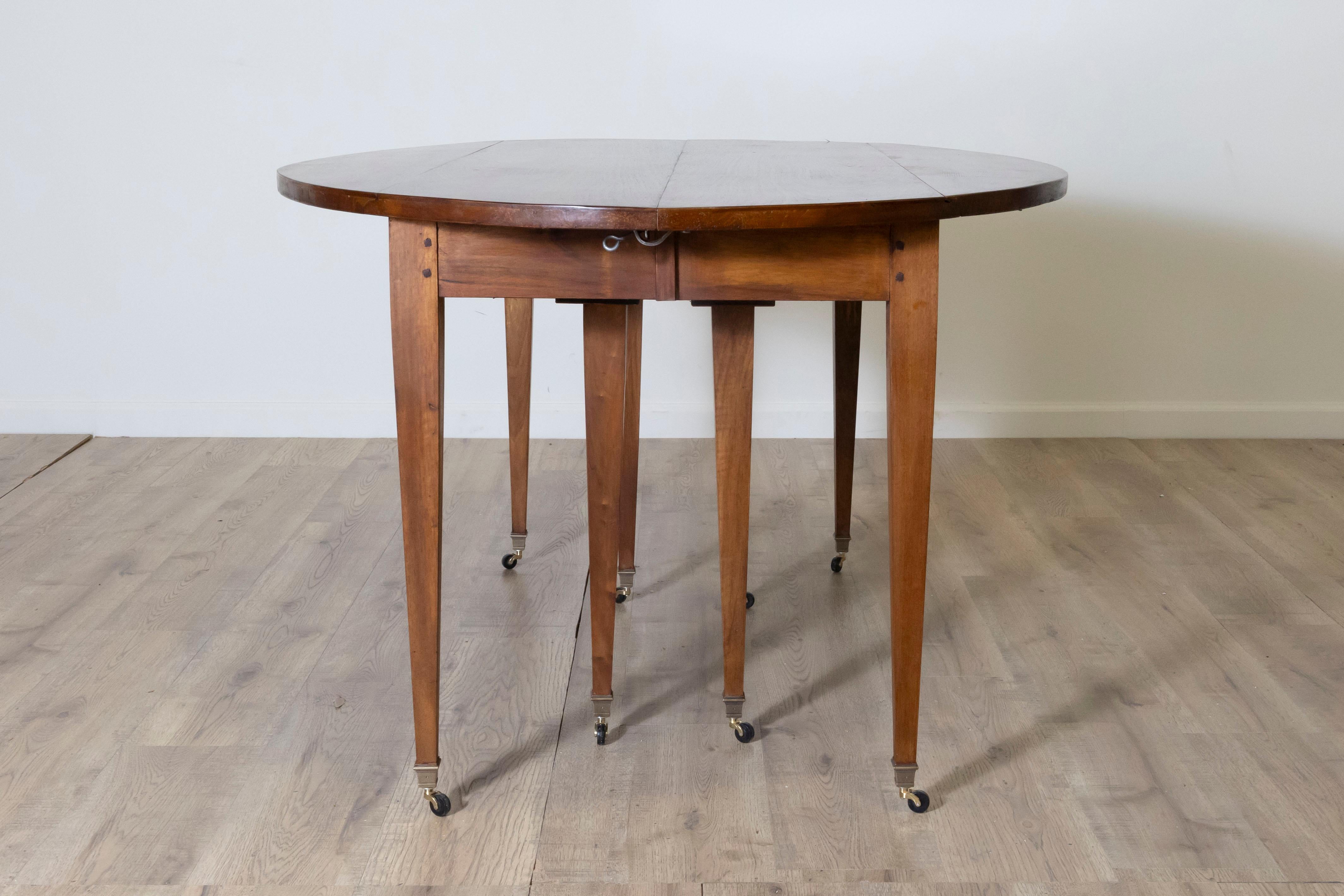 20ième siècle Table de salle à manger française du 20e siècle en vente