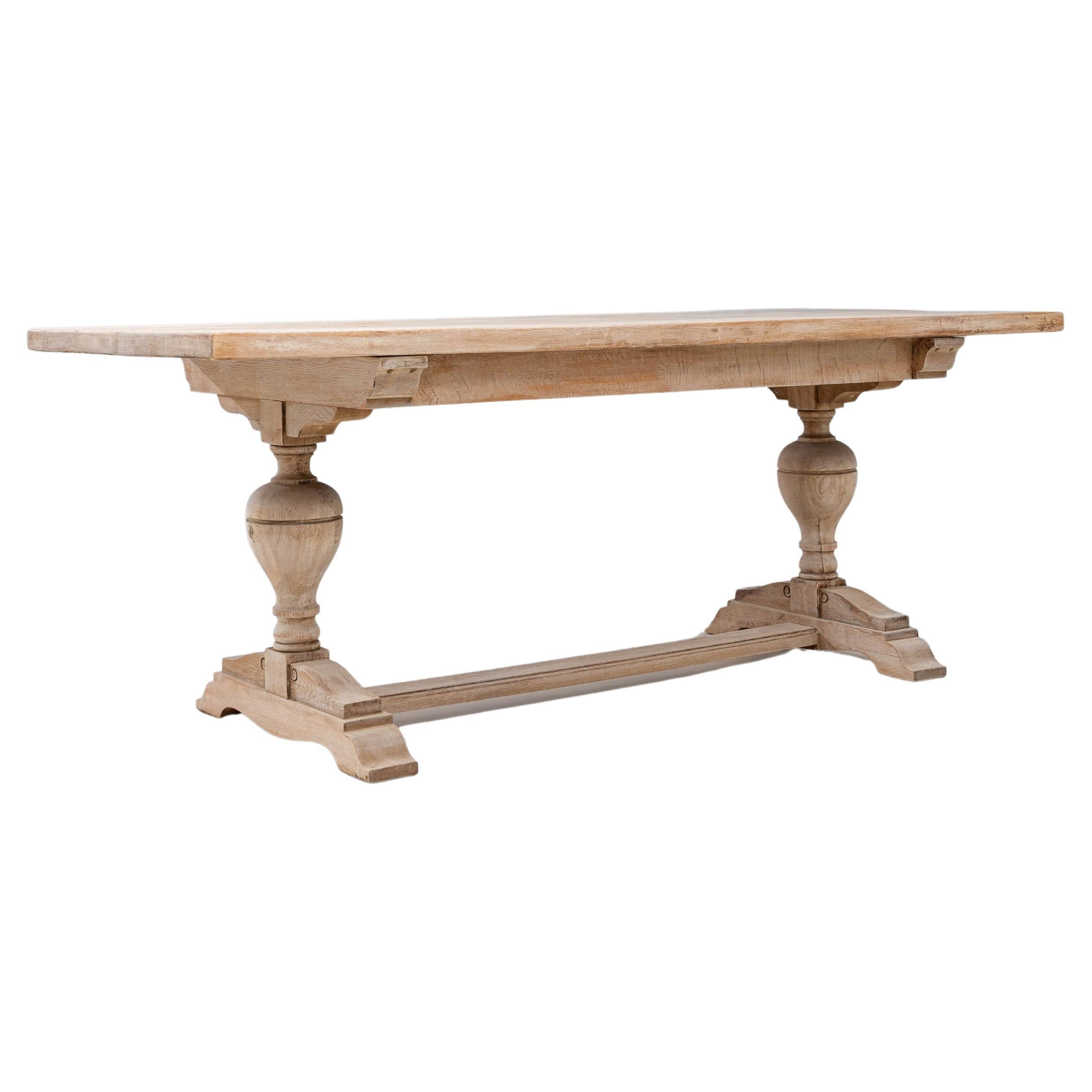 Table de salle à manger en chêne à deux pieds du 20e siècle, d'origine française