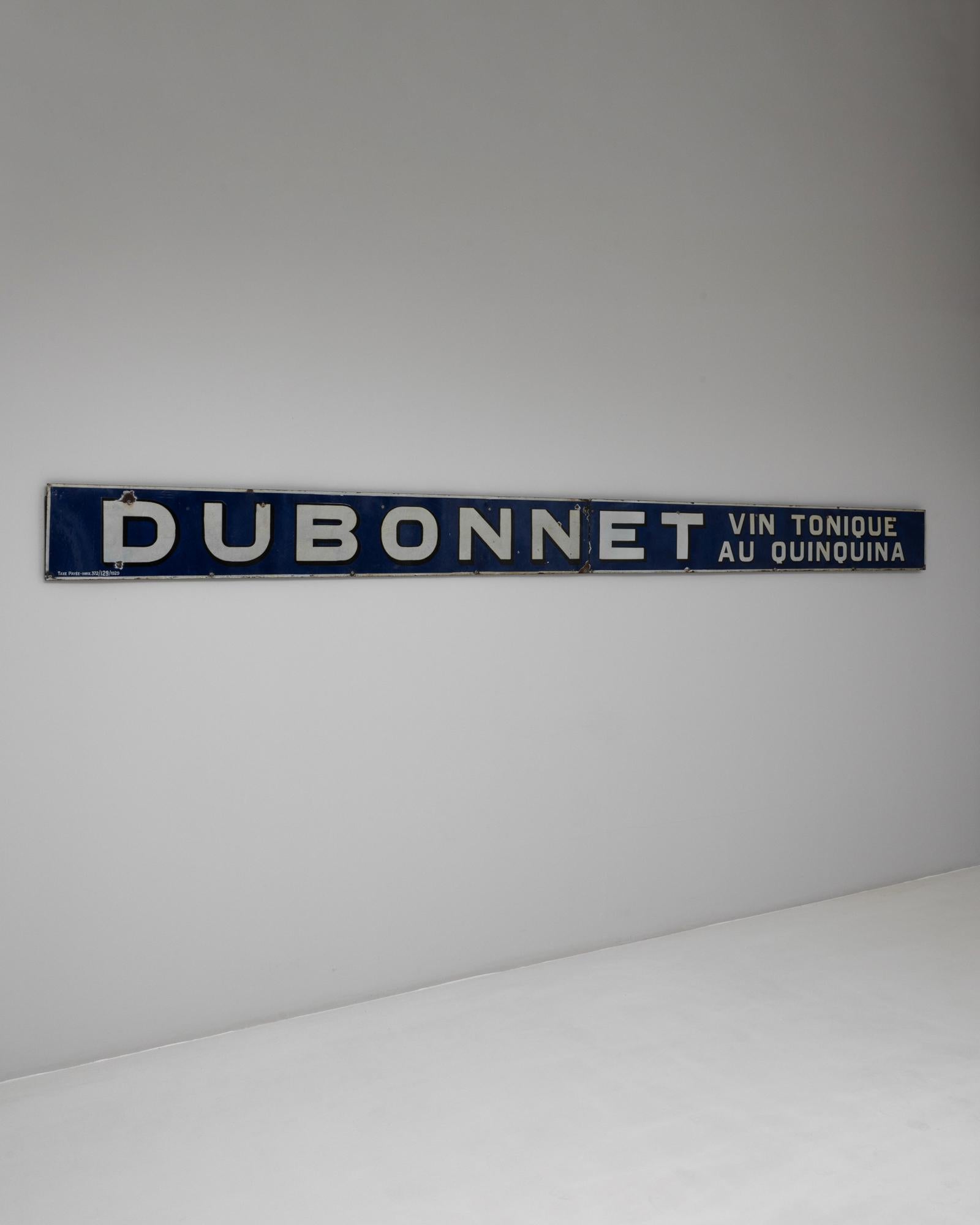 Francese Insegna francese del 20° secolo in metallo con vino tonico Dubonnet in vendita