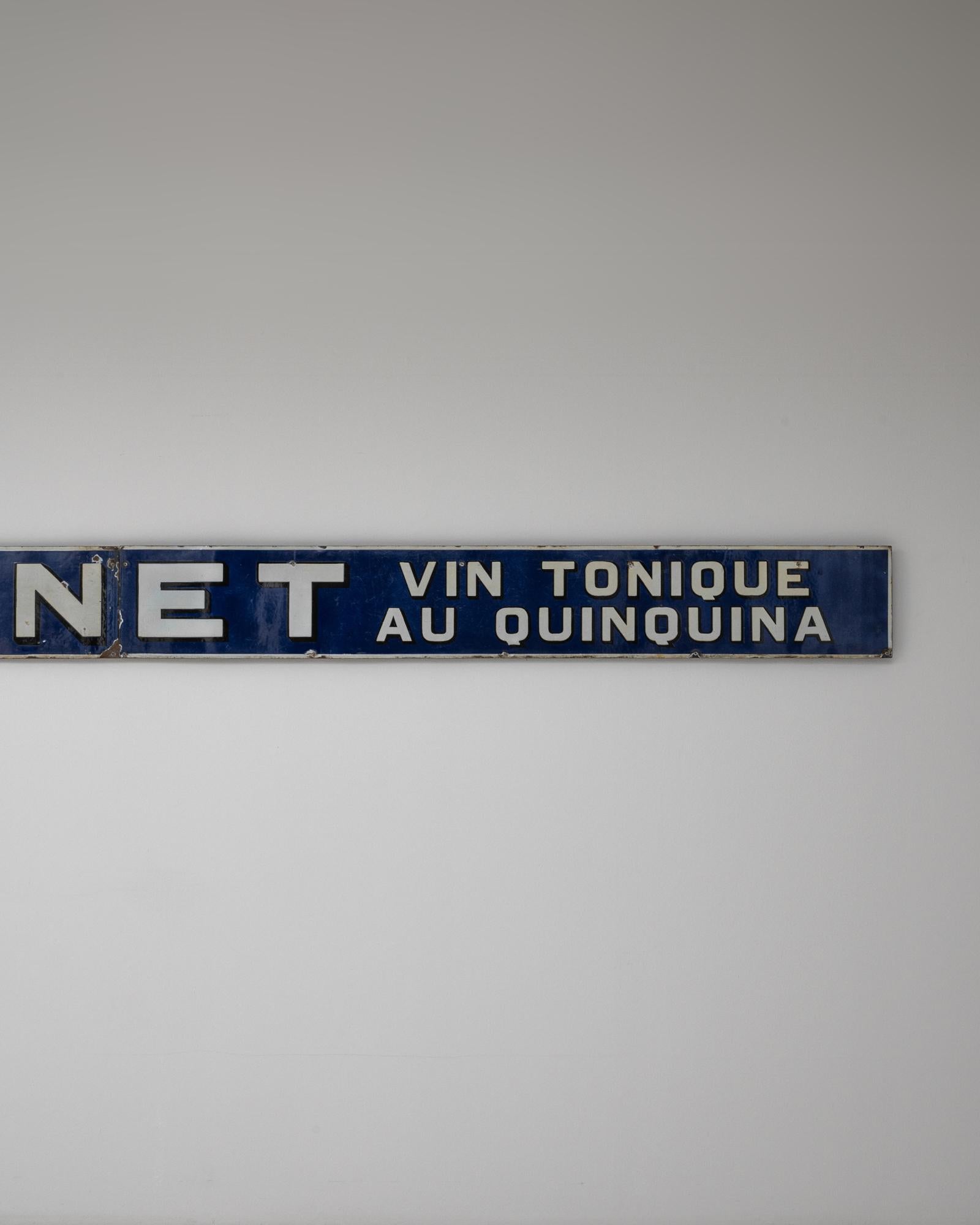 Metallo Insegna francese del 20° secolo in metallo con vino tonico Dubonnet in vendita