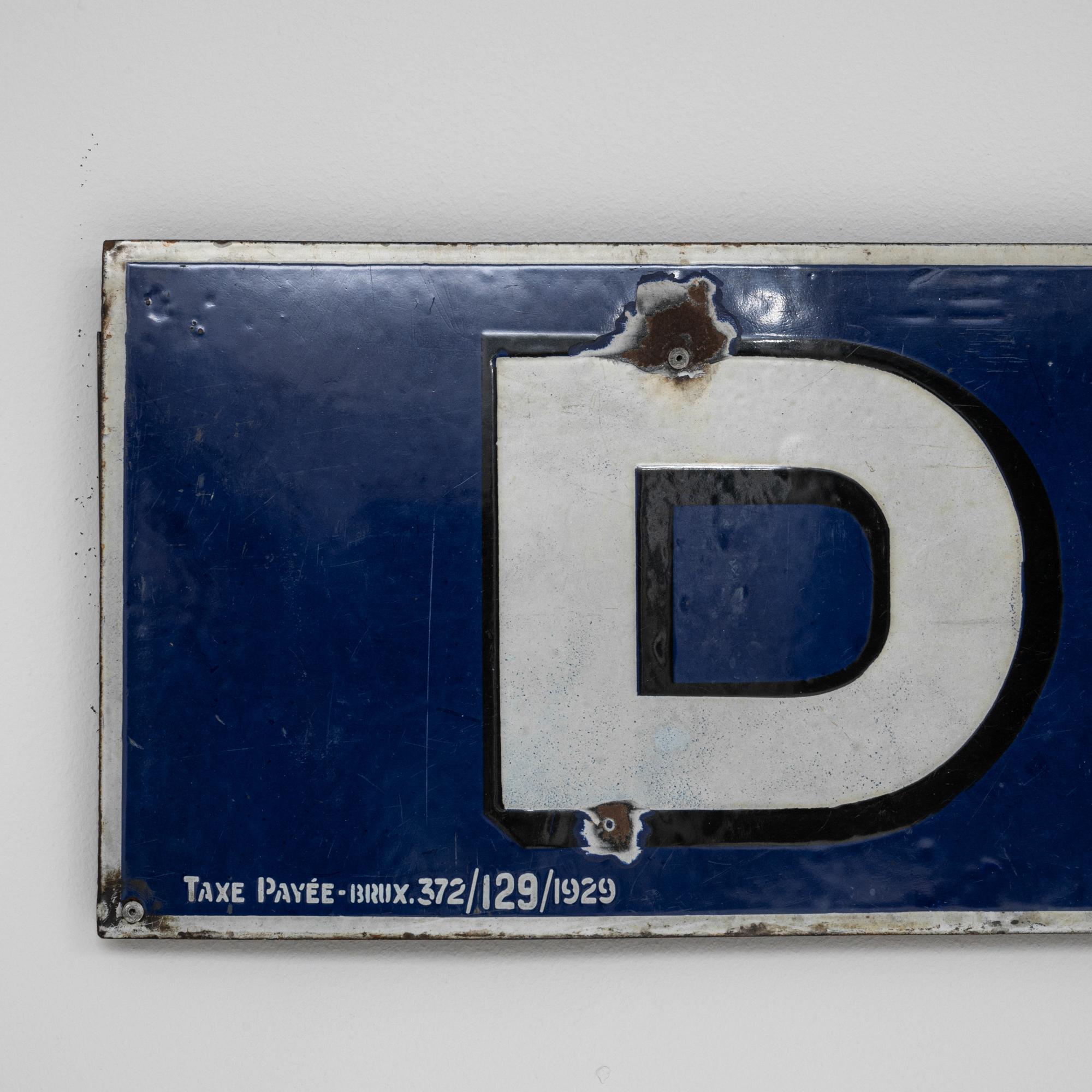 Insegna francese del 20° secolo in metallo con vino tonico Dubonnet in vendita 2