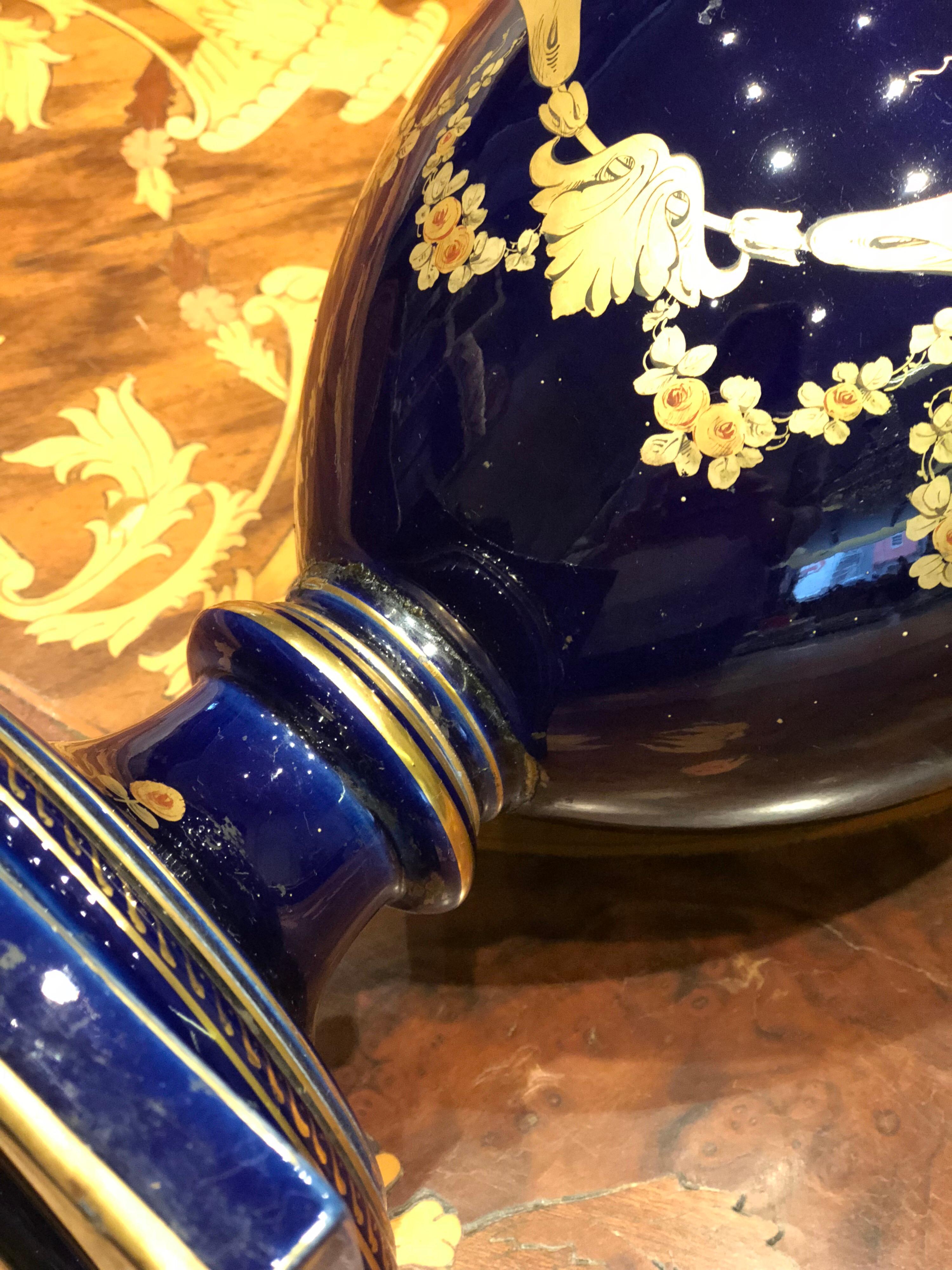 20th Century French Empire Blue Urn Vase with Gold Decoration, Jaget & Pinon For Sale 4