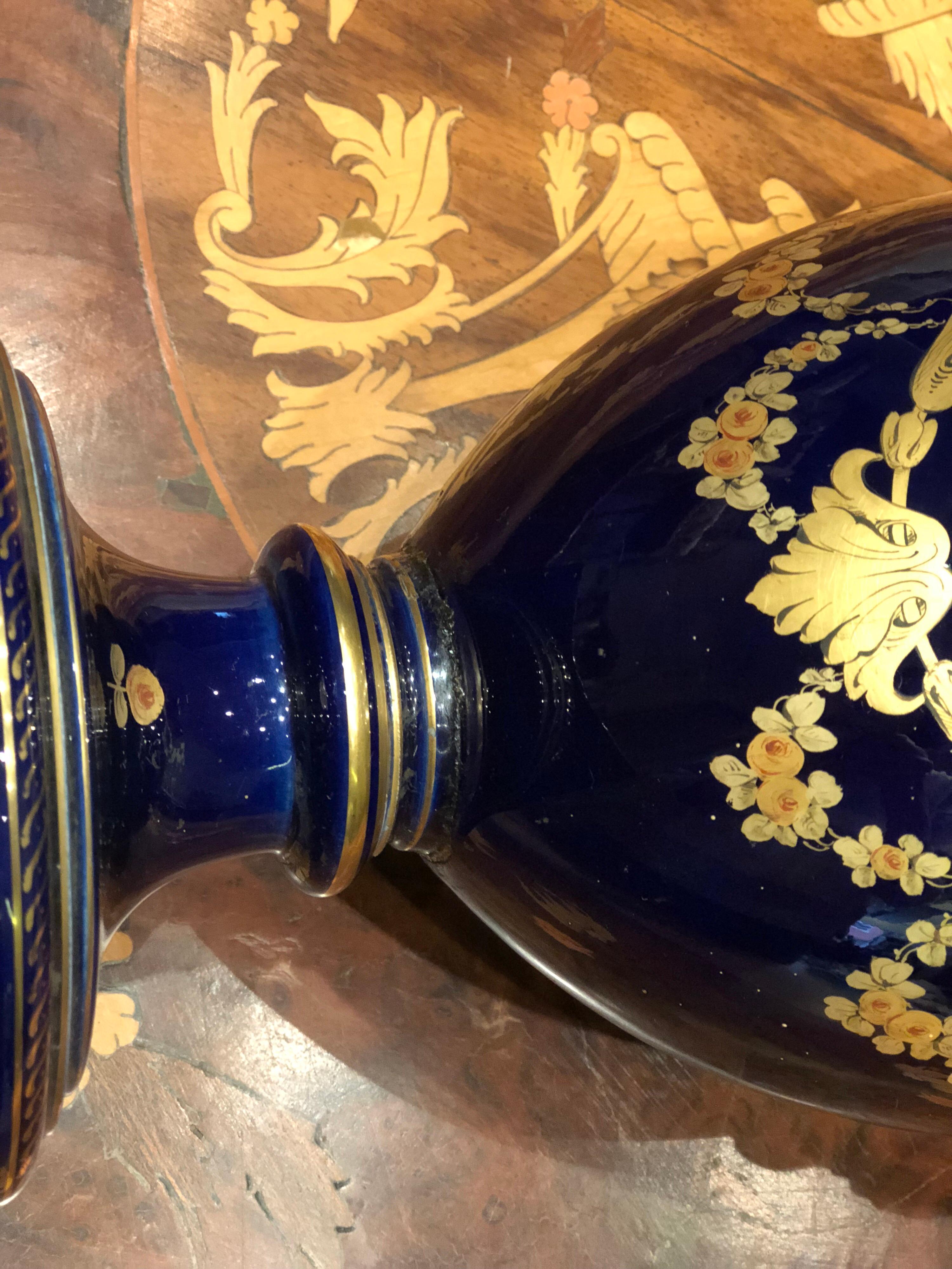 20th Century French Empire Blue Urn Vase with Gold Decoration, Jaget & Pinon For Sale 5