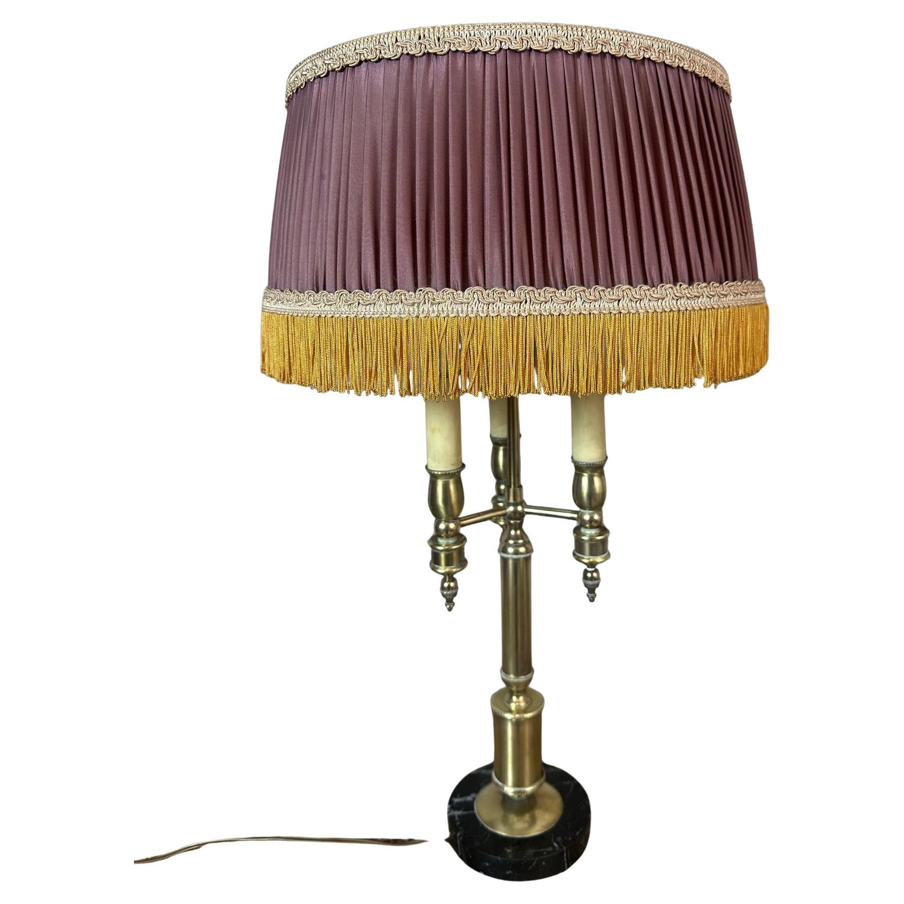 Französische Empire-Tischlampe im Stil des 20. Jahrhunderts aus Messing und Seide, 1950er Jahre