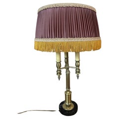 Französische Empire-Tischlampe im Stil des 20. Jahrhunderts aus Messing und Seide, 1950er Jahre