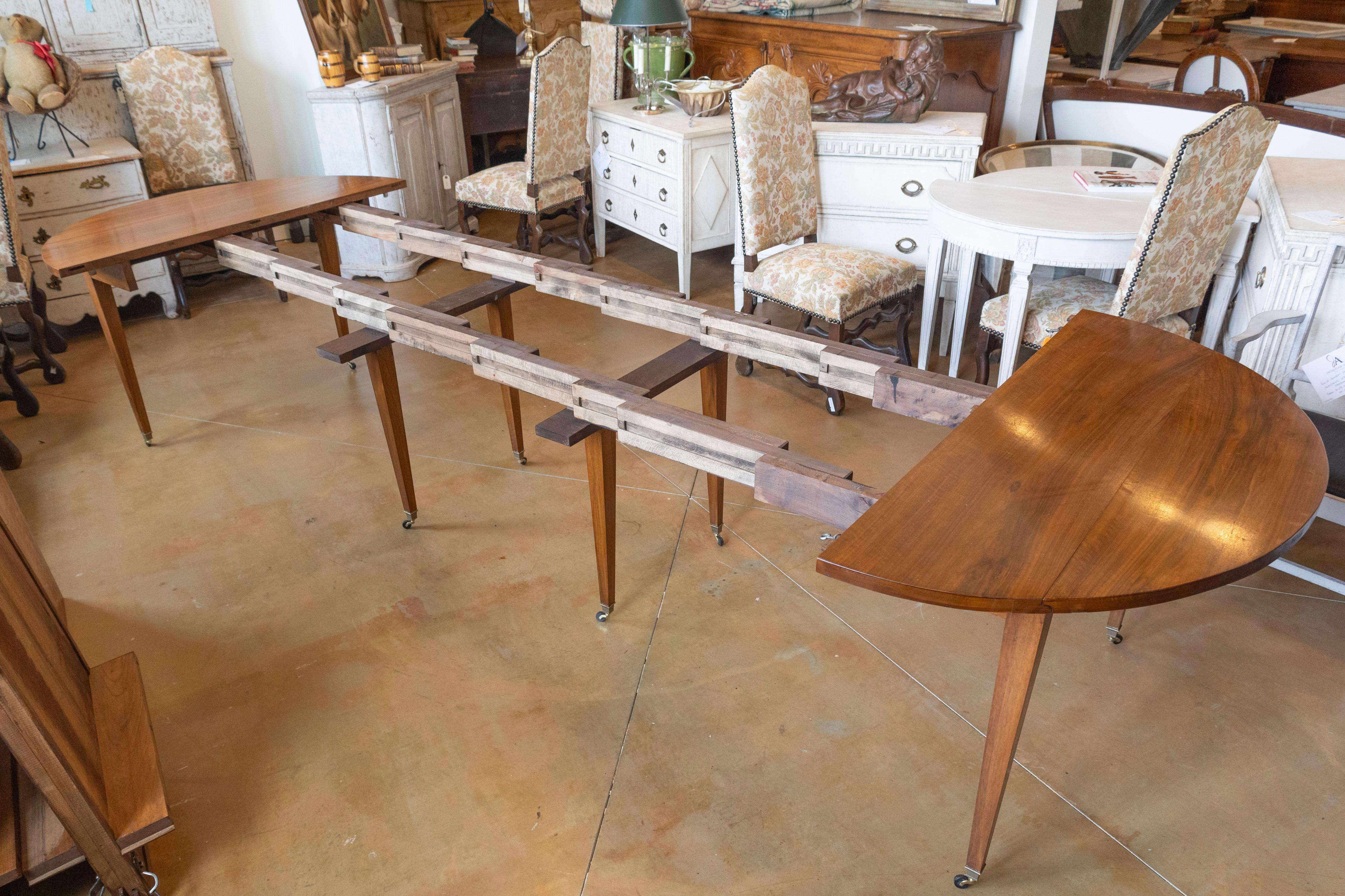 French Provincial 20th Century French Extension Dining Table