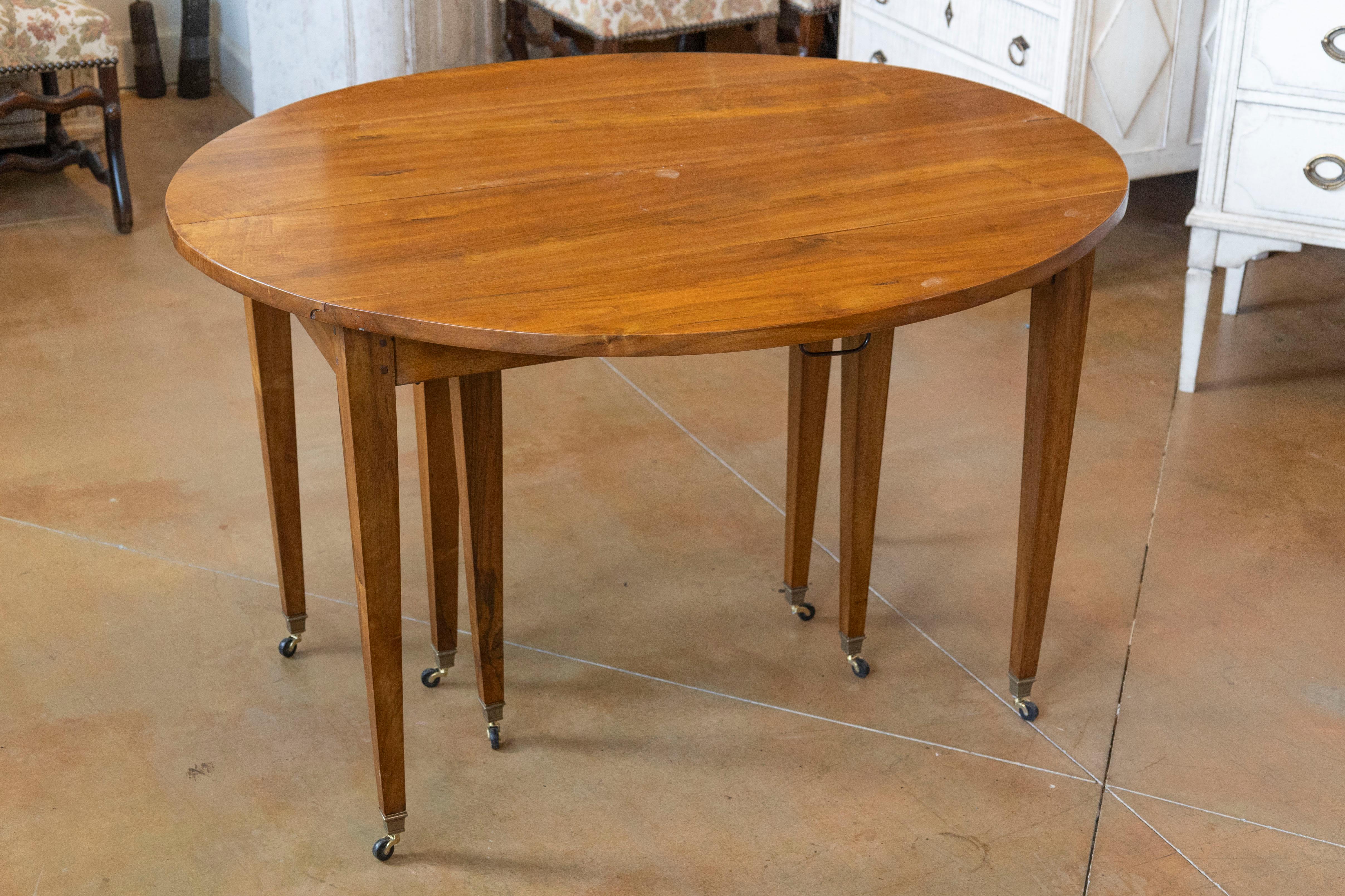 Mesa de comedor extensible francesa del siglo XX en Bueno estado para la venta en Atlanta, GA