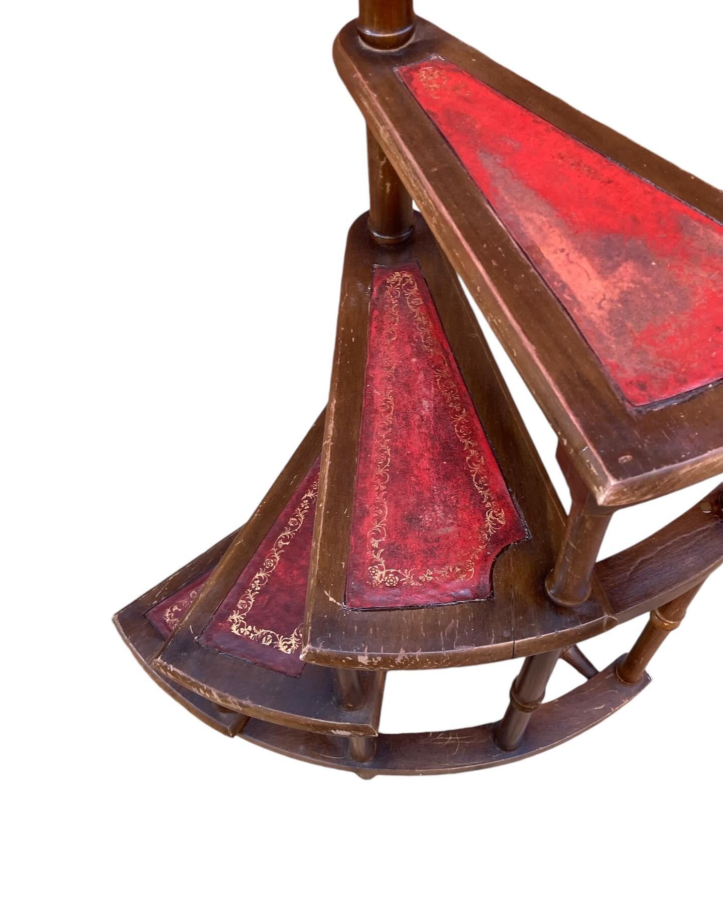 20th Century French faux bamboo wood and leather library steps In Good Condition In Bishop's Stortford, GB