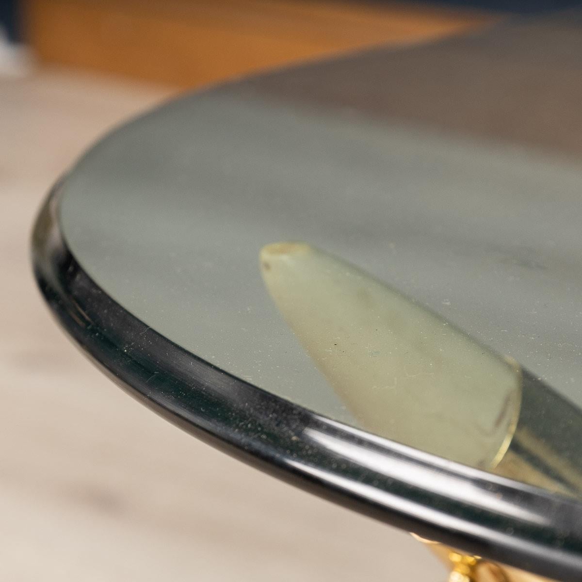 Table basse française du 20e siècle en fausse bosse, vers 1970 en vente 10