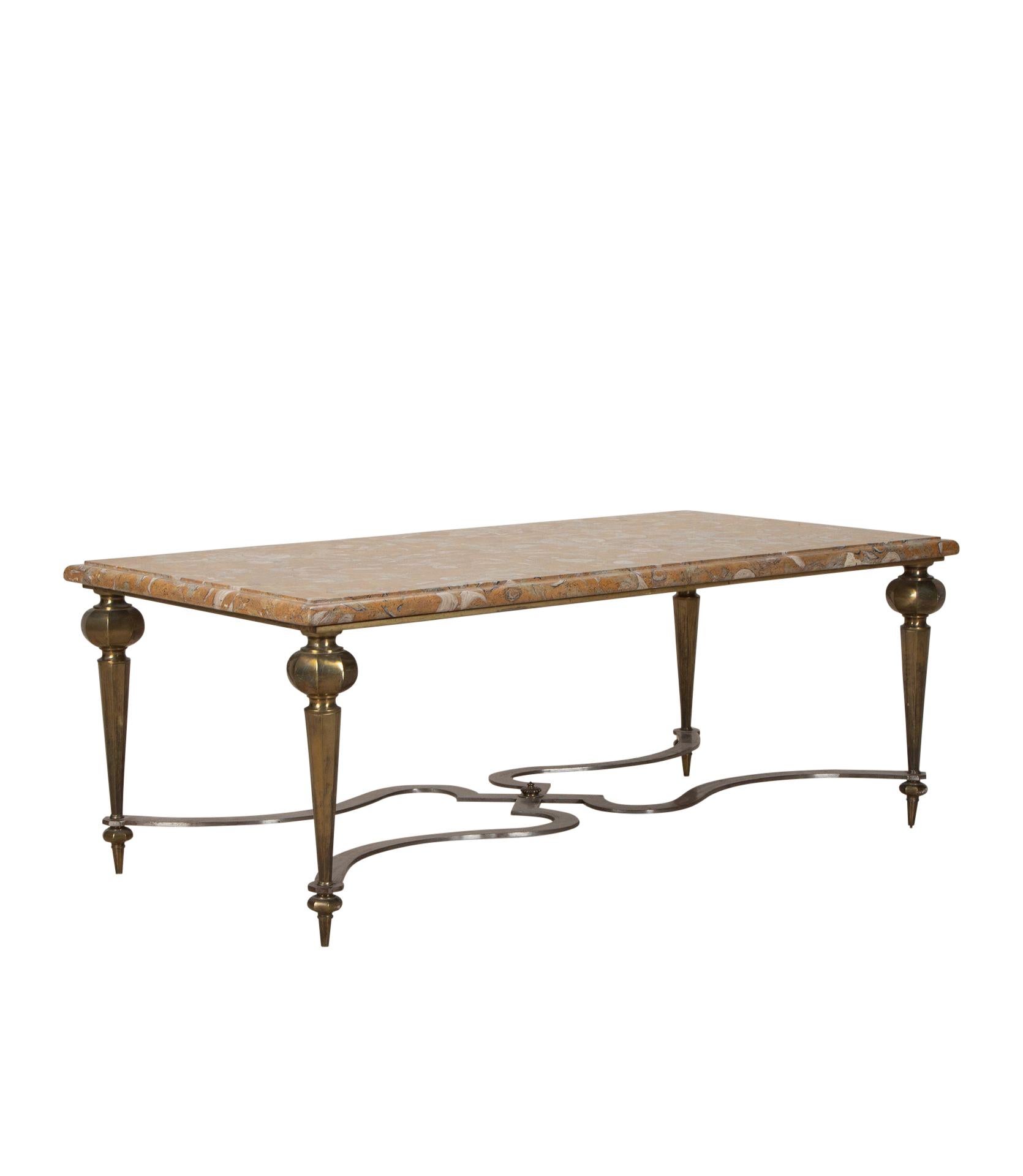 Mesa de centro francesa del siglo XX con tapa de mármol fosilizado Mármol en venta