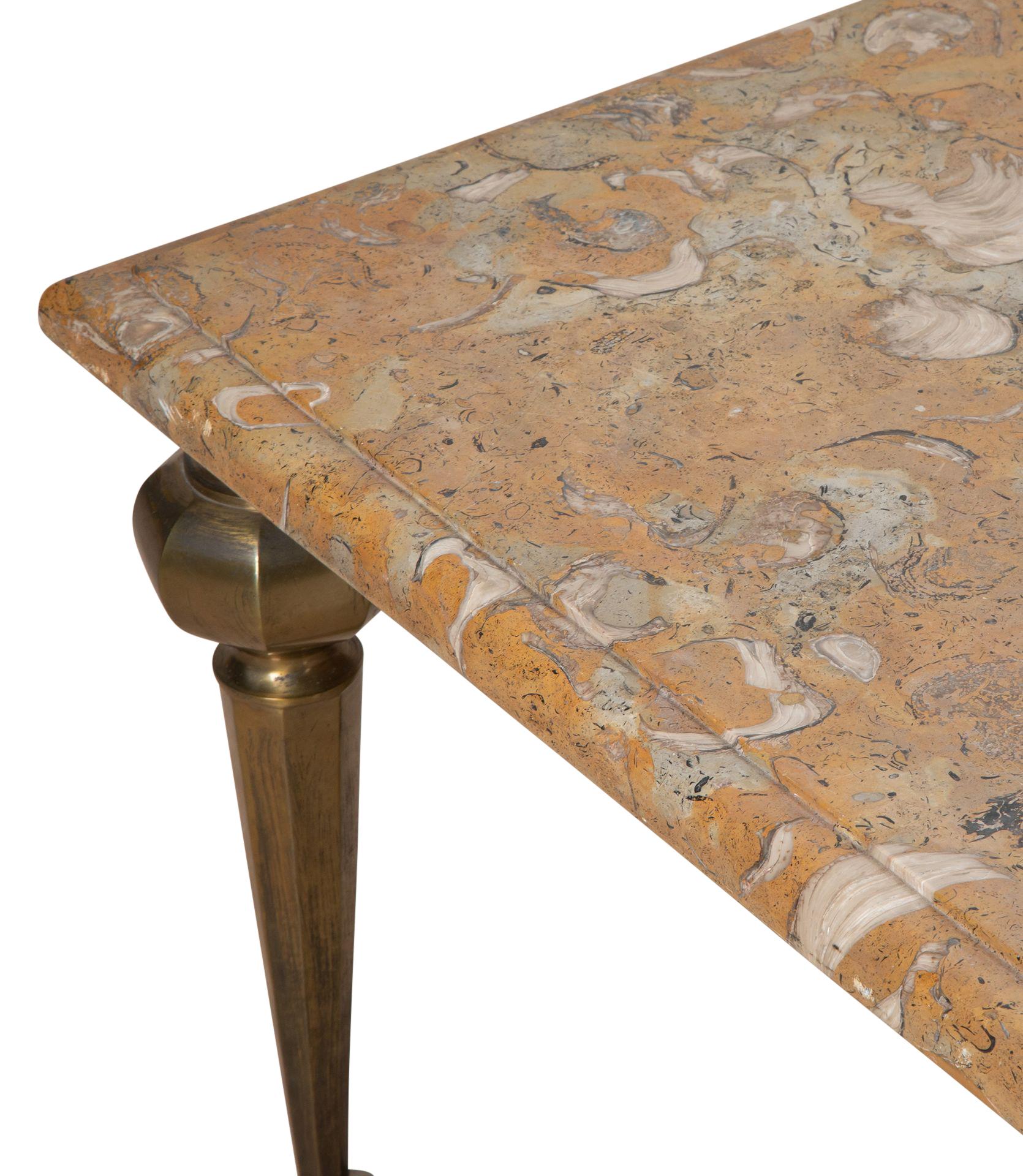 Mesa de centro francesa del siglo XX con tapa de mármol fosilizado en venta 4