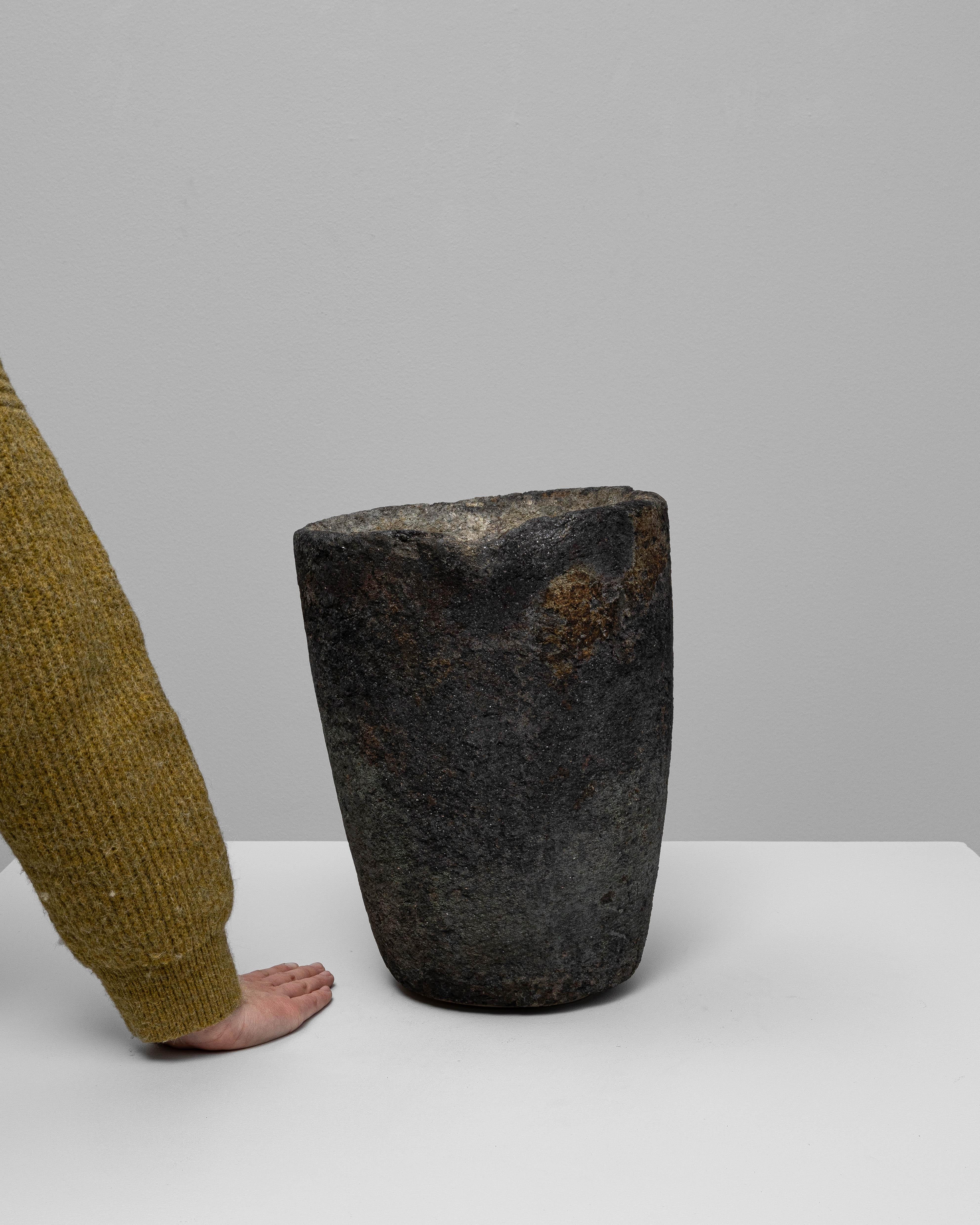 20. Jahrhundert Französisch Gießerei Topf Tiegel im Zustand „Gut“ im Angebot in High Point, NC