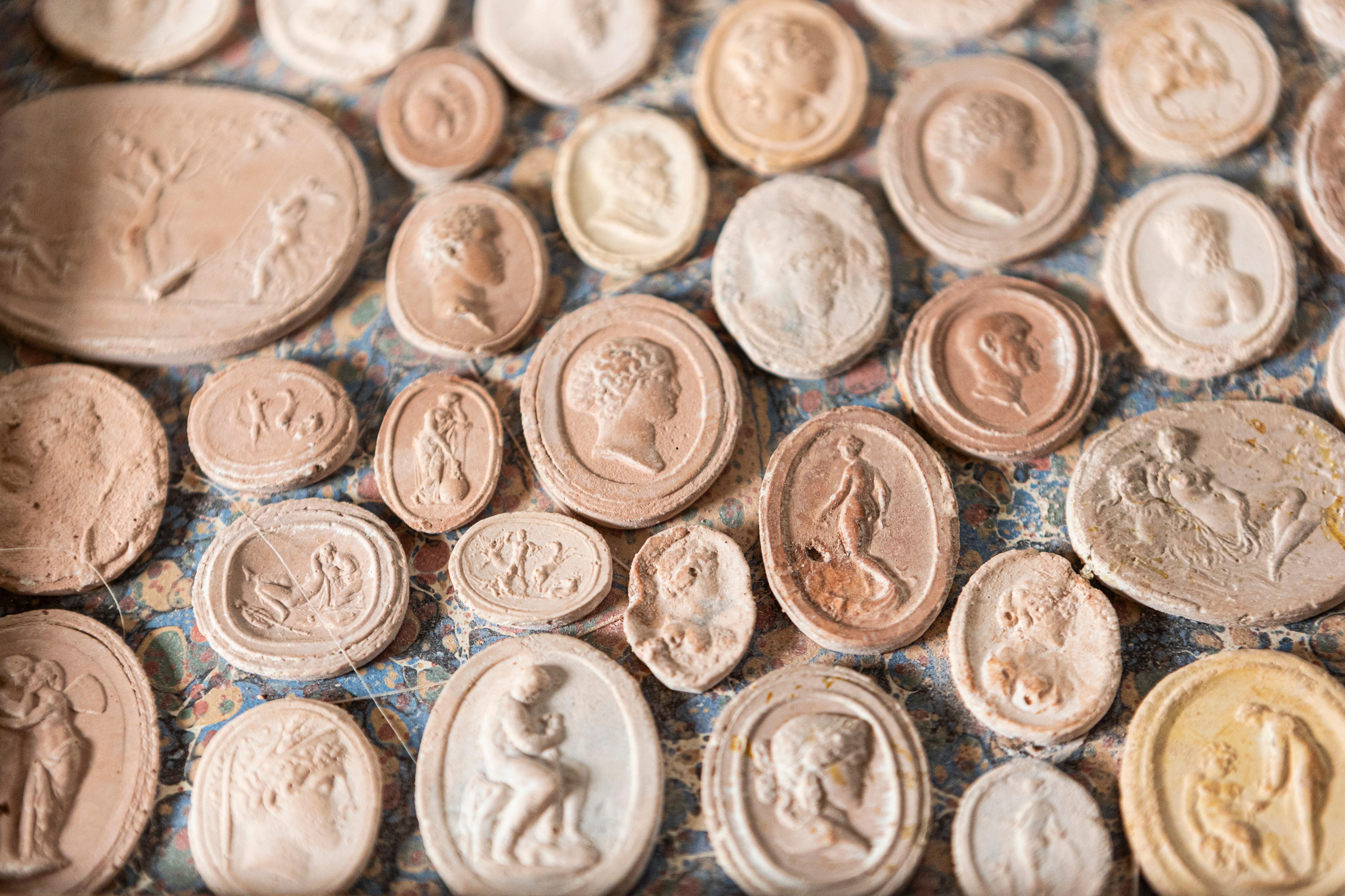 20th-Century French Framed Collection of Plaster Cameos For Sale 2