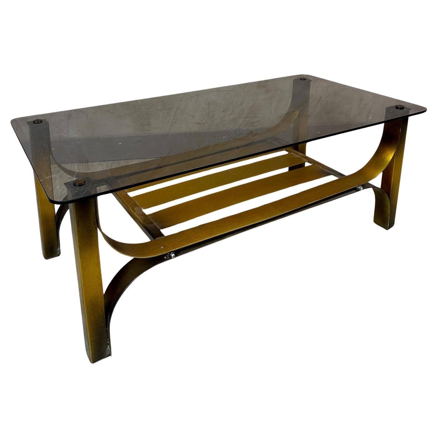 Table basse en métal doré et verre fumé, France, 20e siècle, 1970