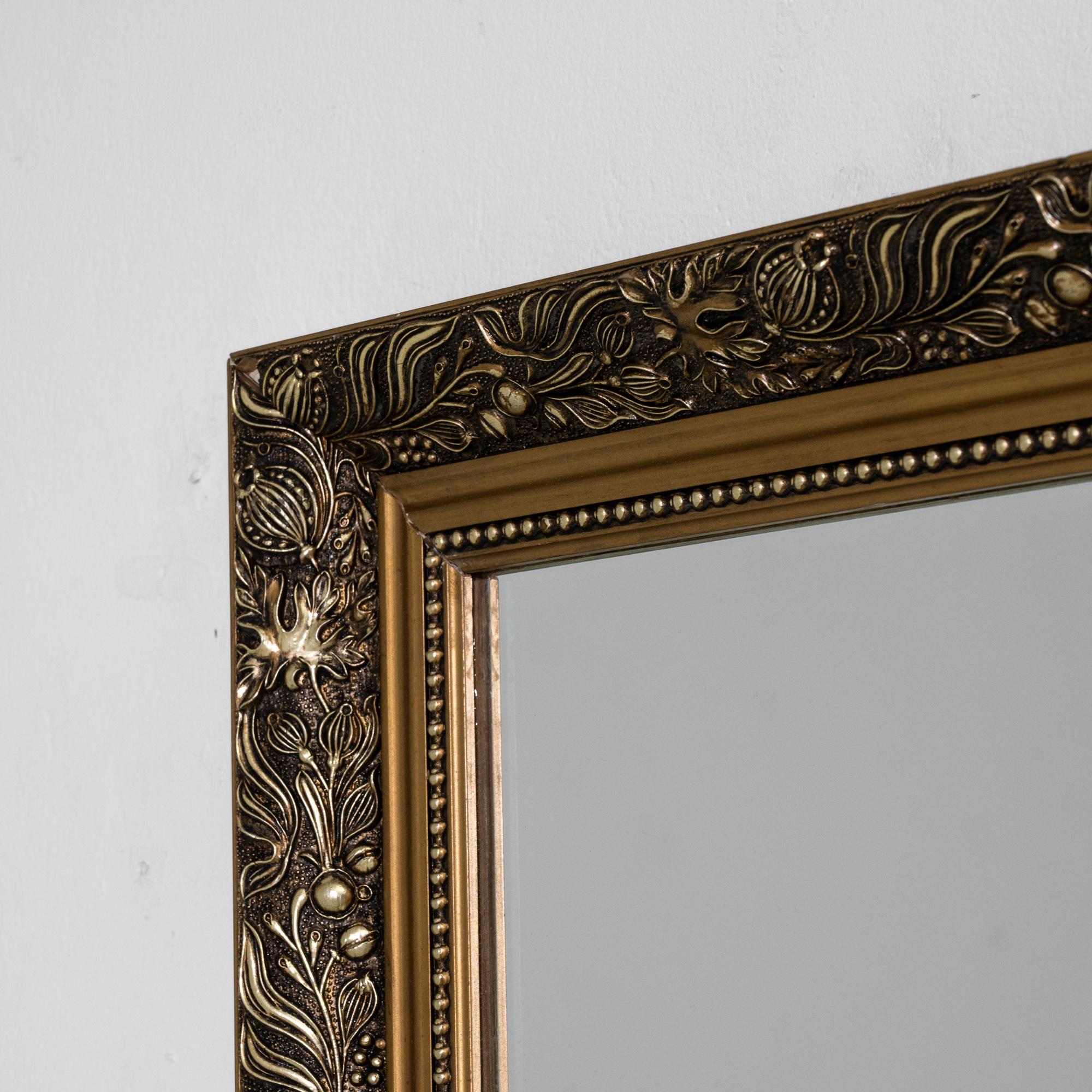 20th Century French Gilded Wooden Mirror 2