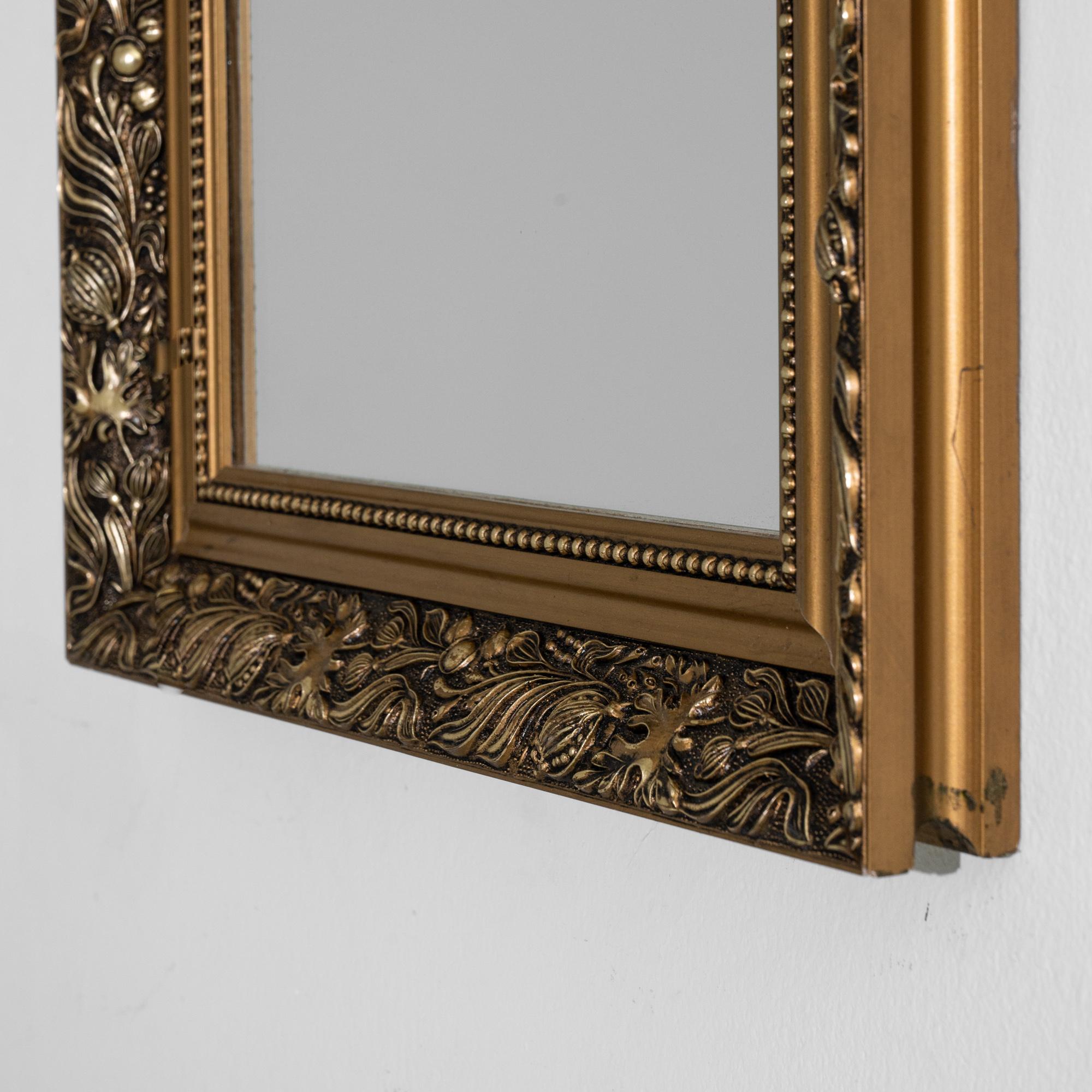 20th Century French Gilded Wooden Mirror 3