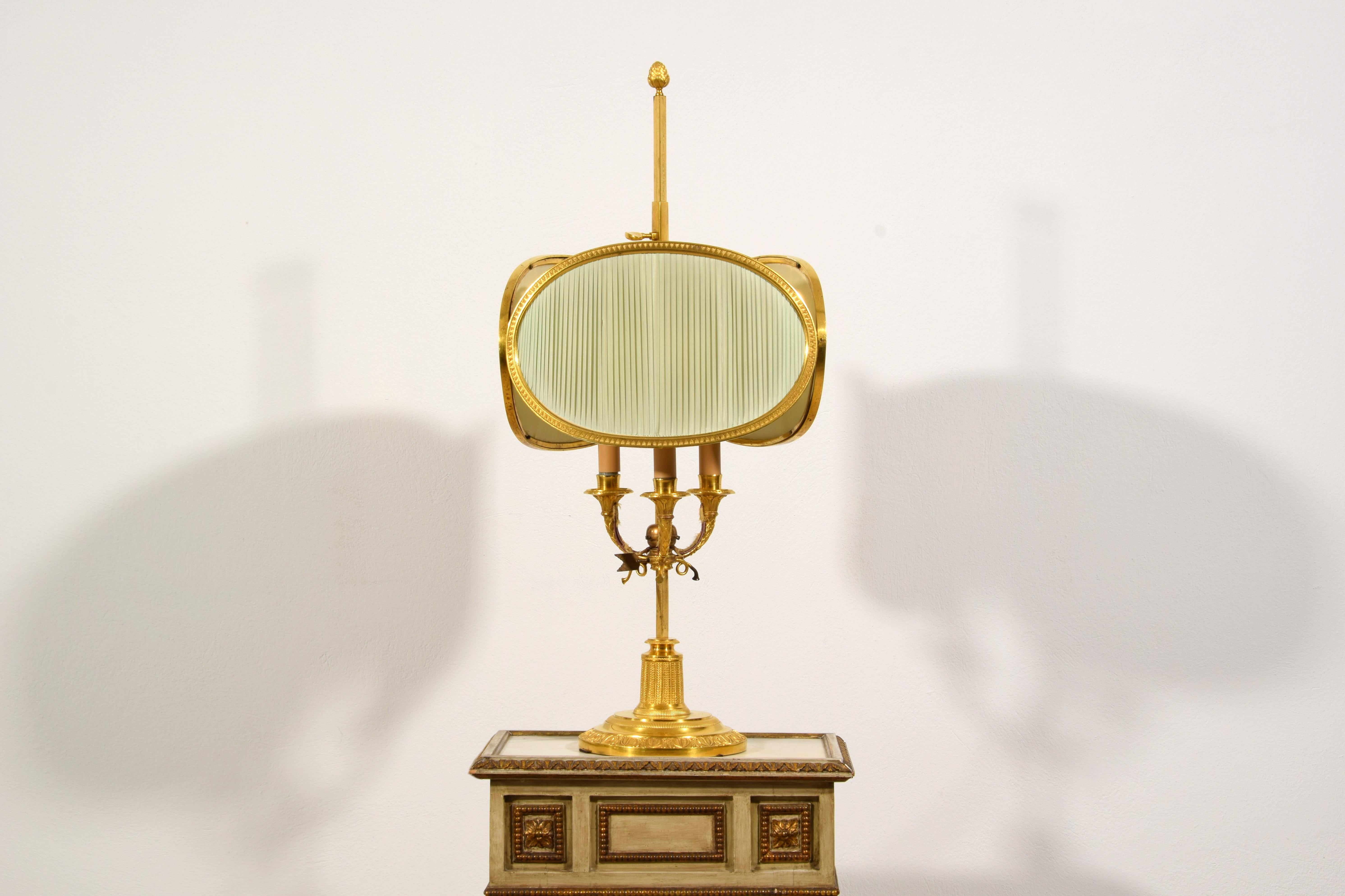 20. Jahrhundert, Französisch vergoldete Bronze Buillotte Lampe  im Angebot 1