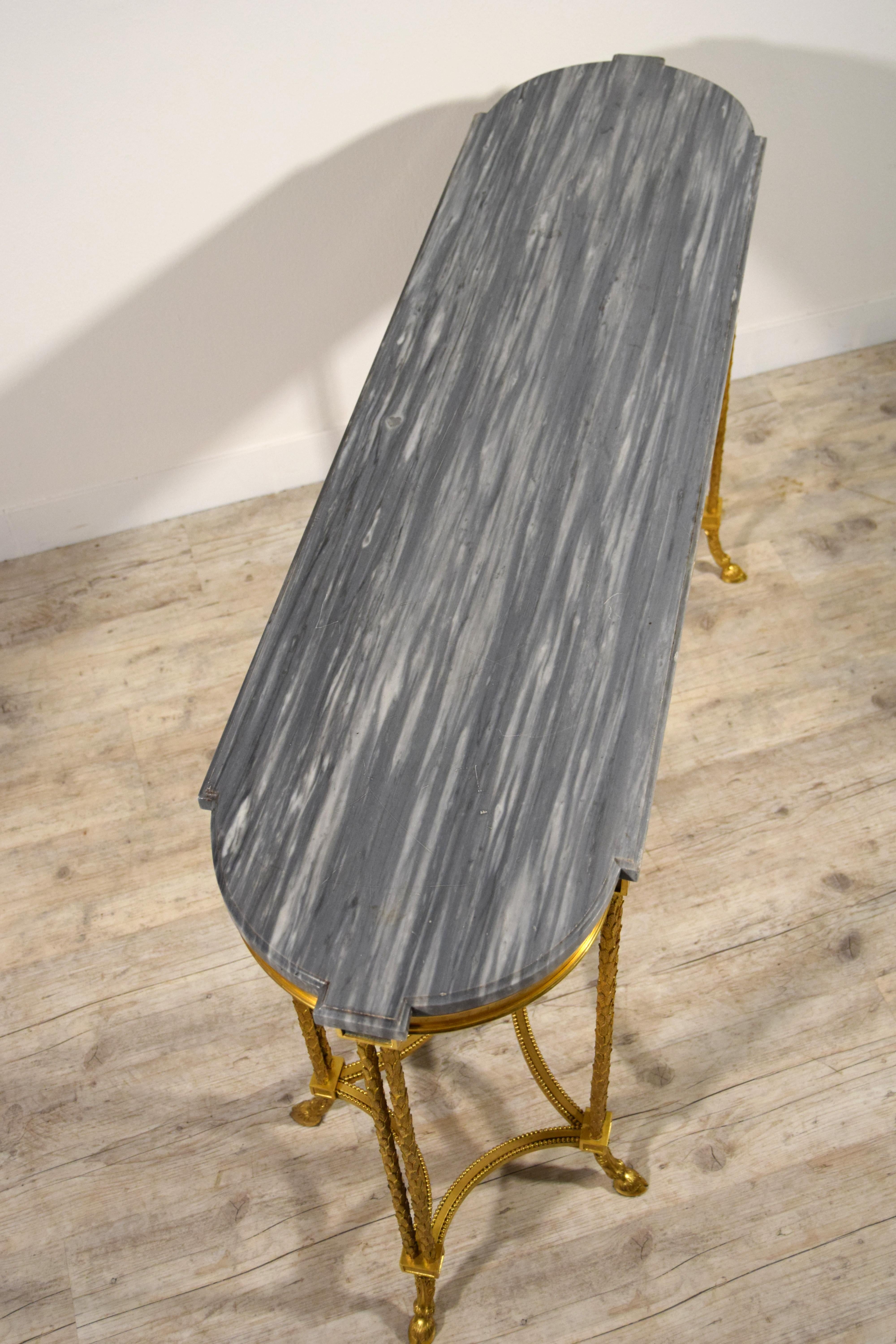 20e siècle, Table console en bronze doré de la Maison Baguès.  en vente 13