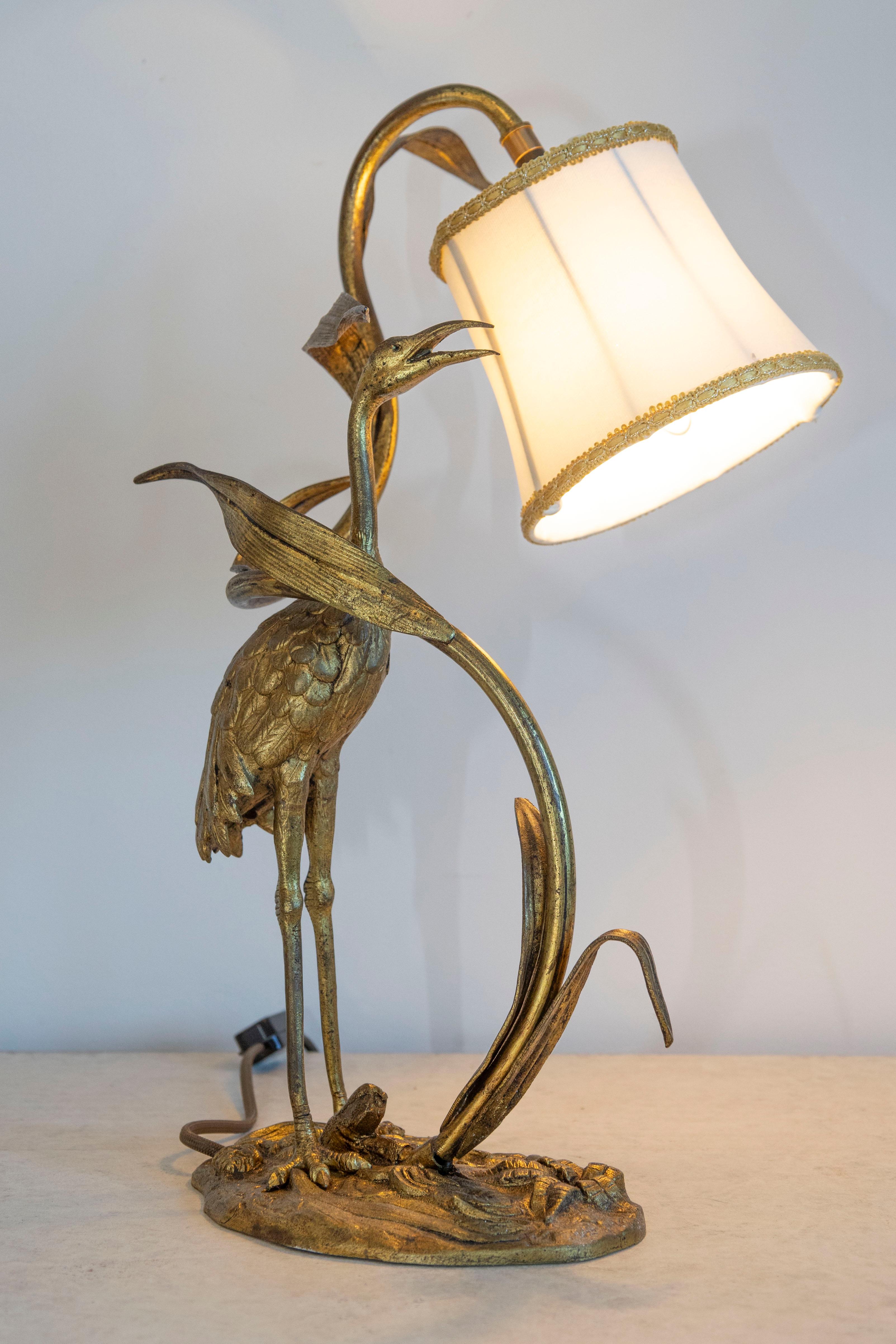 Art nouveau Lampe héron française du 20e siècle avec motif de feuilles et abat-jour en soie en vente