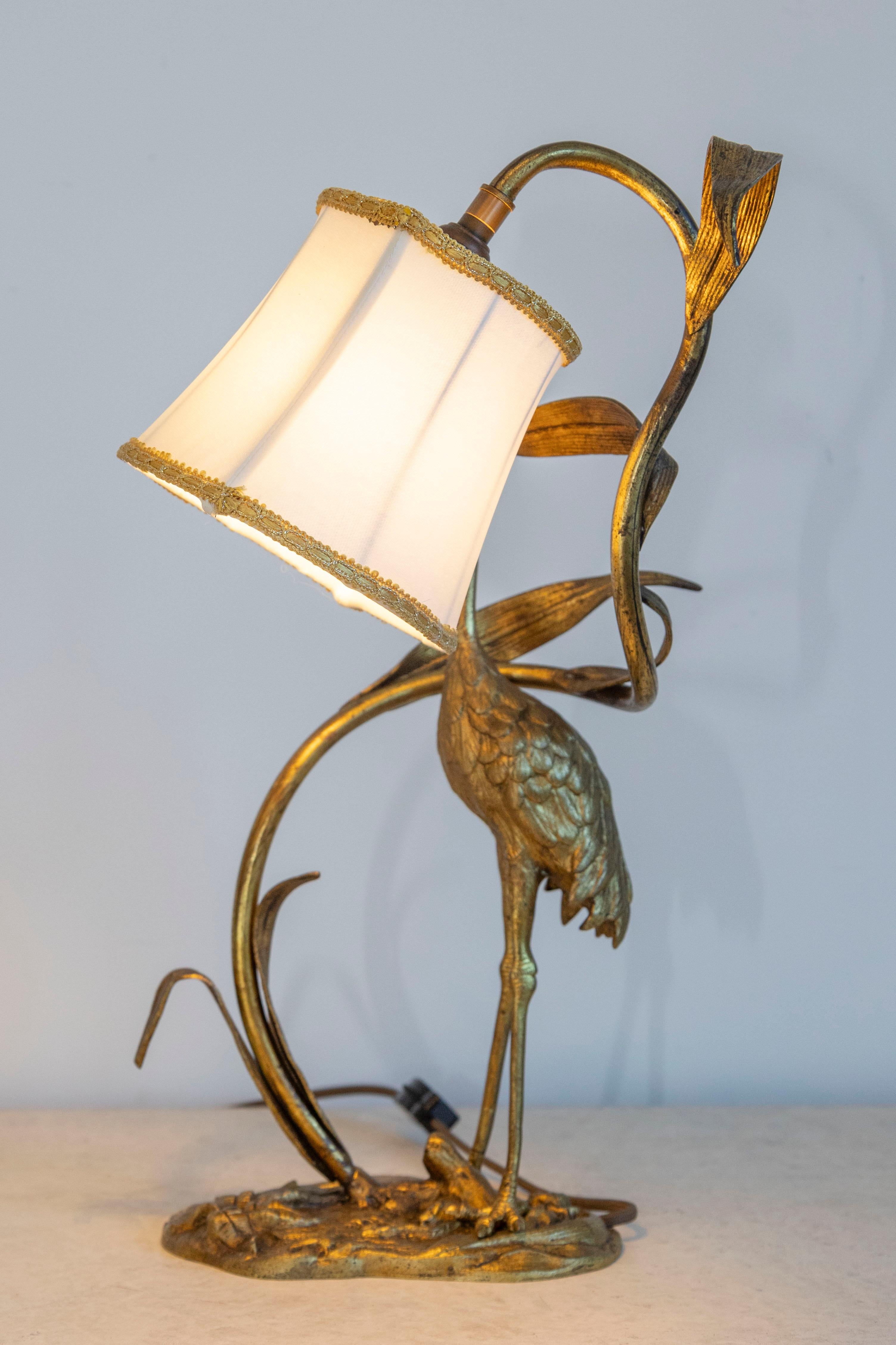 Lampe héron française du 20e siècle avec motif de feuilles et abat-jour en soie Bon état - En vente à Atlanta, GA