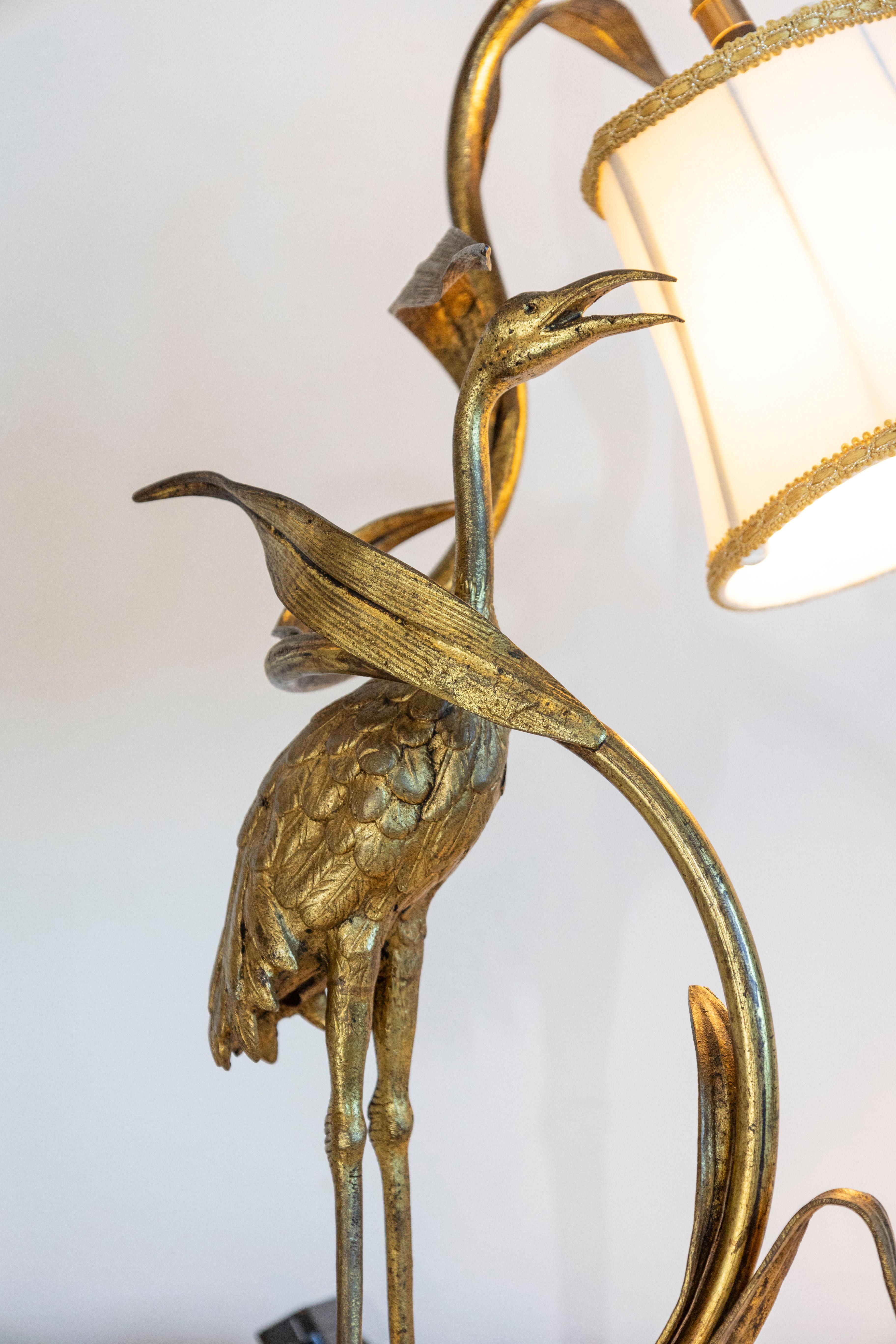 20ième siècle Lampe héron française du 20e siècle avec motif de feuilles et abat-jour en soie en vente