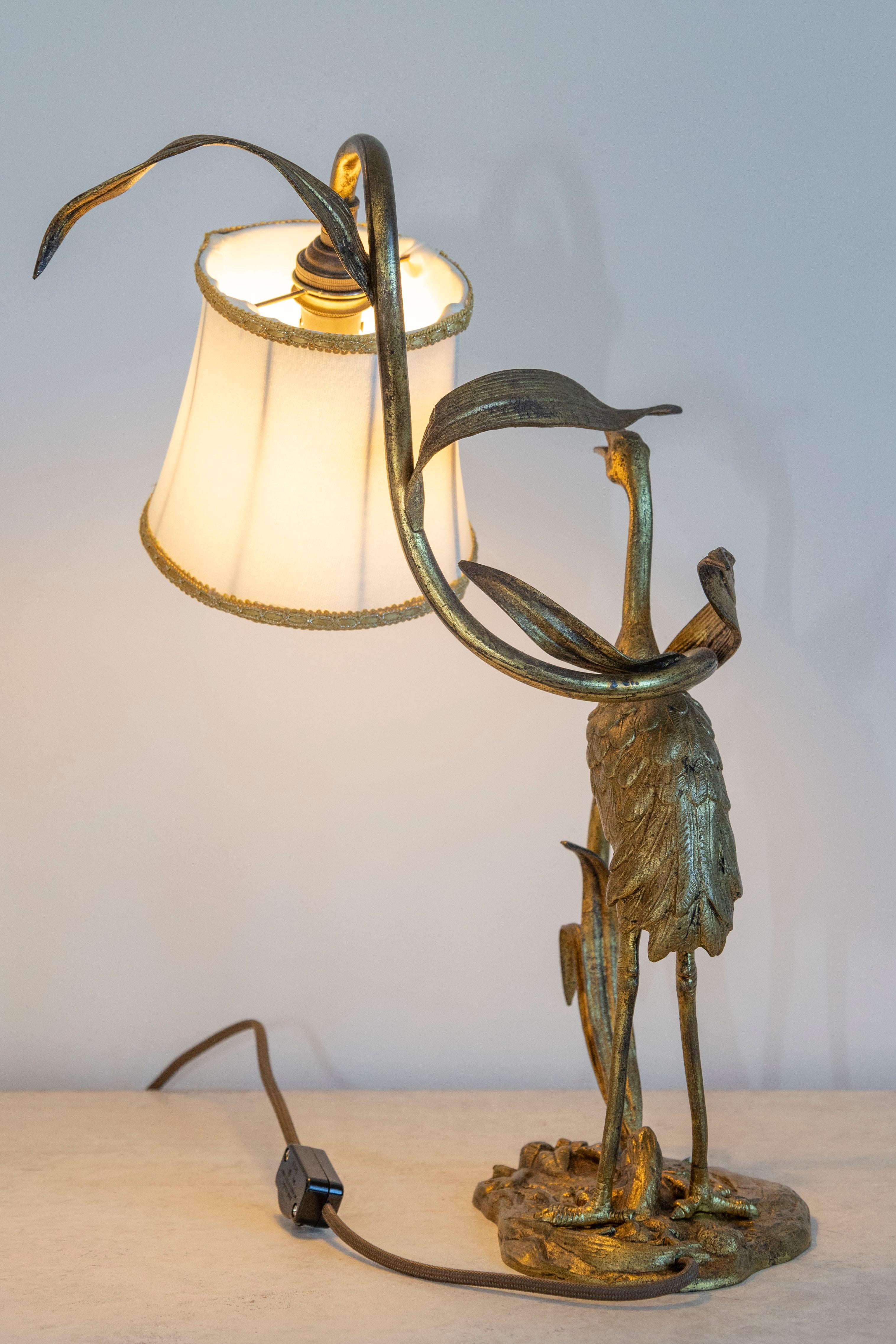 Lampe héron française du 20e siècle avec motif de feuilles et abat-jour en soie en vente 1
