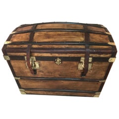 Antique 20th Century French Gilted Brass and Leather Rolling Trunk, 1900