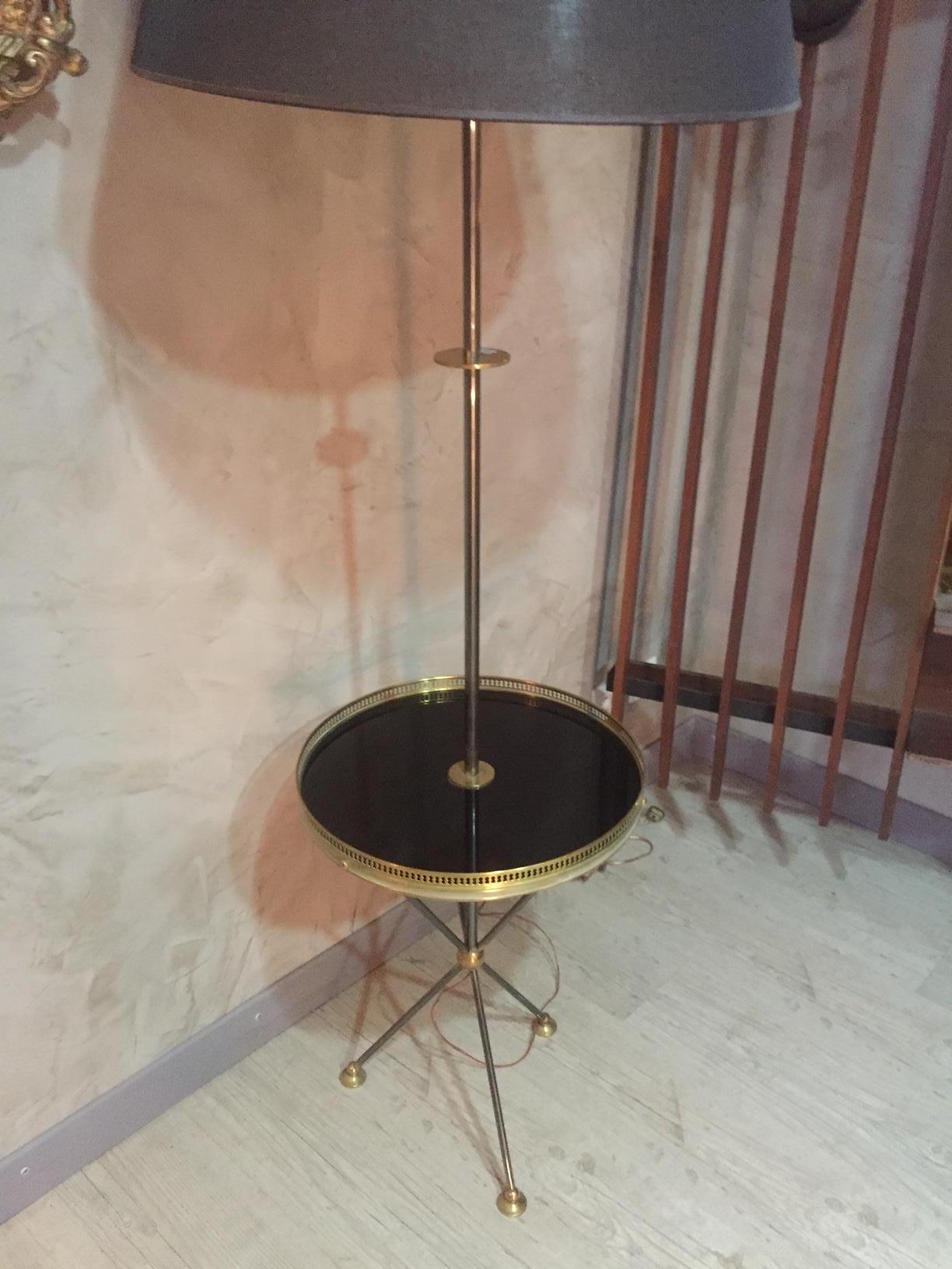 20th Century, French Gilded Brass Floor Lamp, 1950s In Good Condition In LEGNY, FR