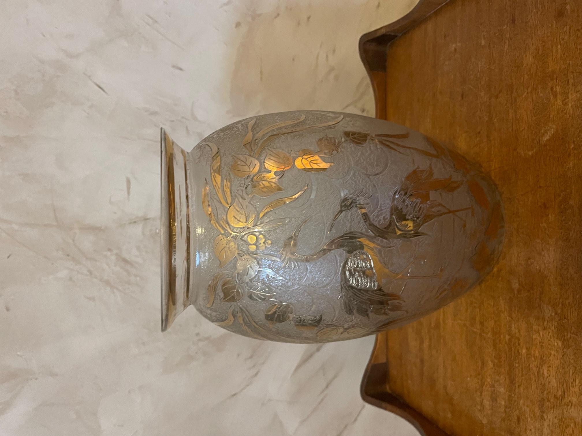 20th century French Glass and Bird decor Vase, 1940s In Good Condition For Sale In LEGNY, FR