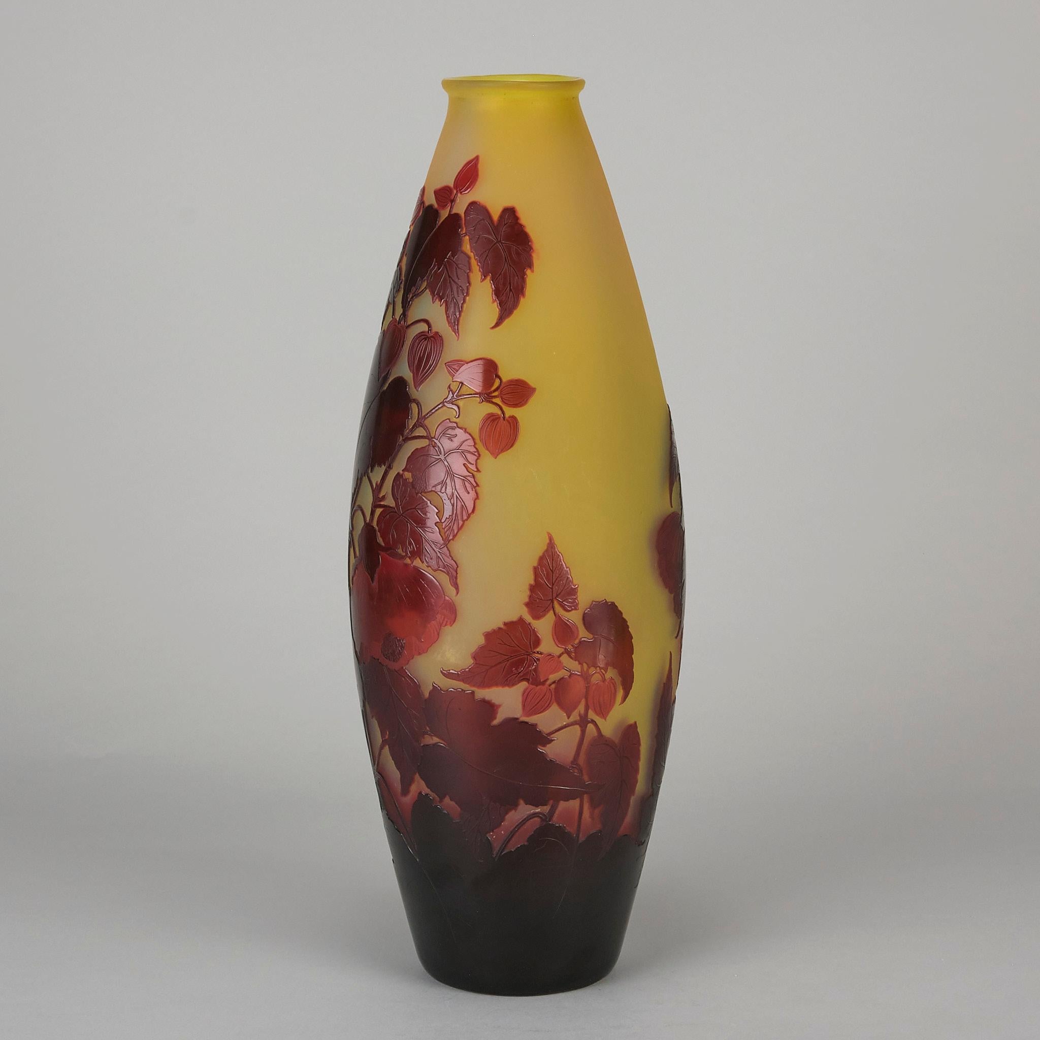 Französische Glasvase des 20. Jahrhunderts mit dem Titel „große florale Vase“ von Emile Galle im Angebot 5