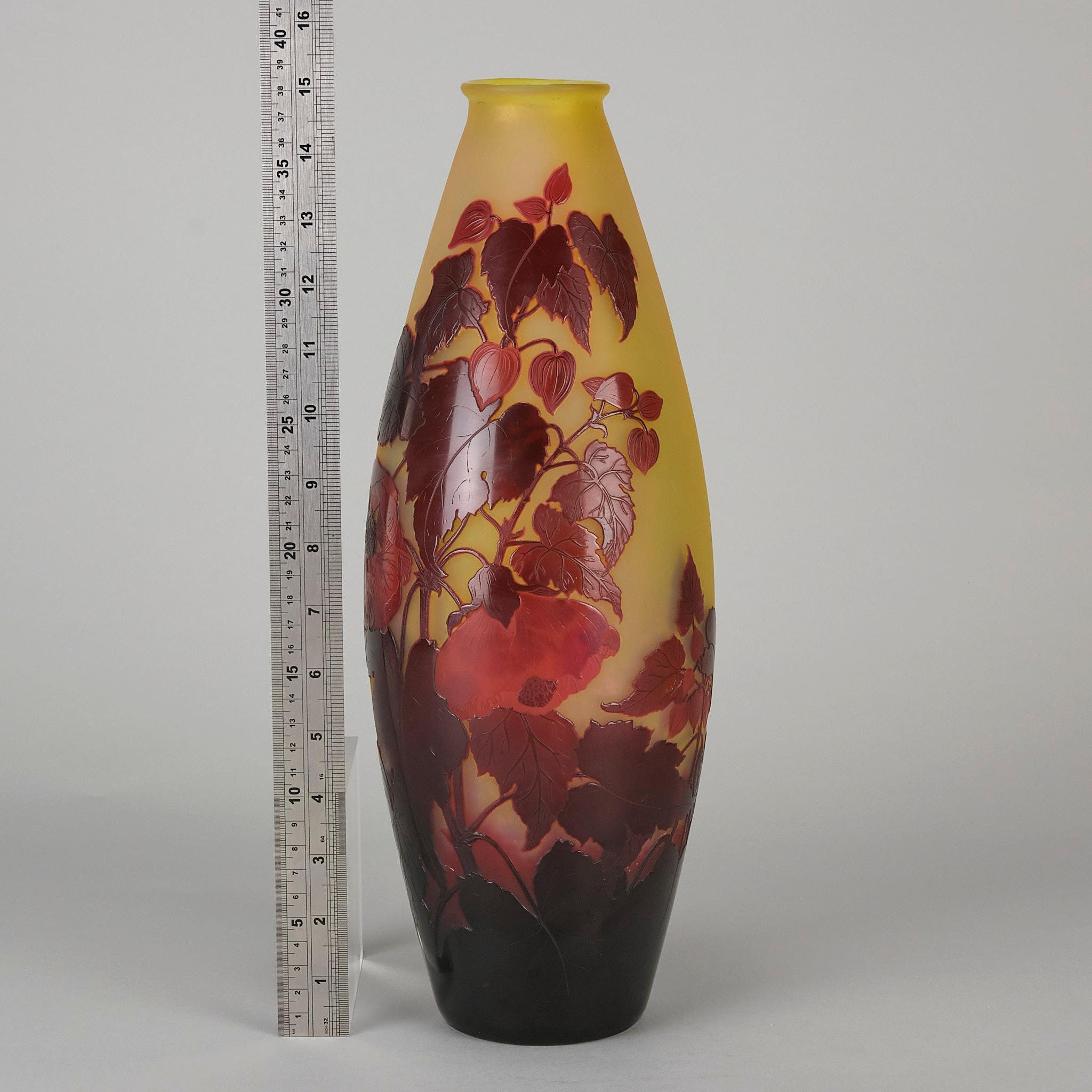 Französische Glasvase des 20. Jahrhunderts mit dem Titel „große florale Vase“ von Emile Galle im Angebot 6