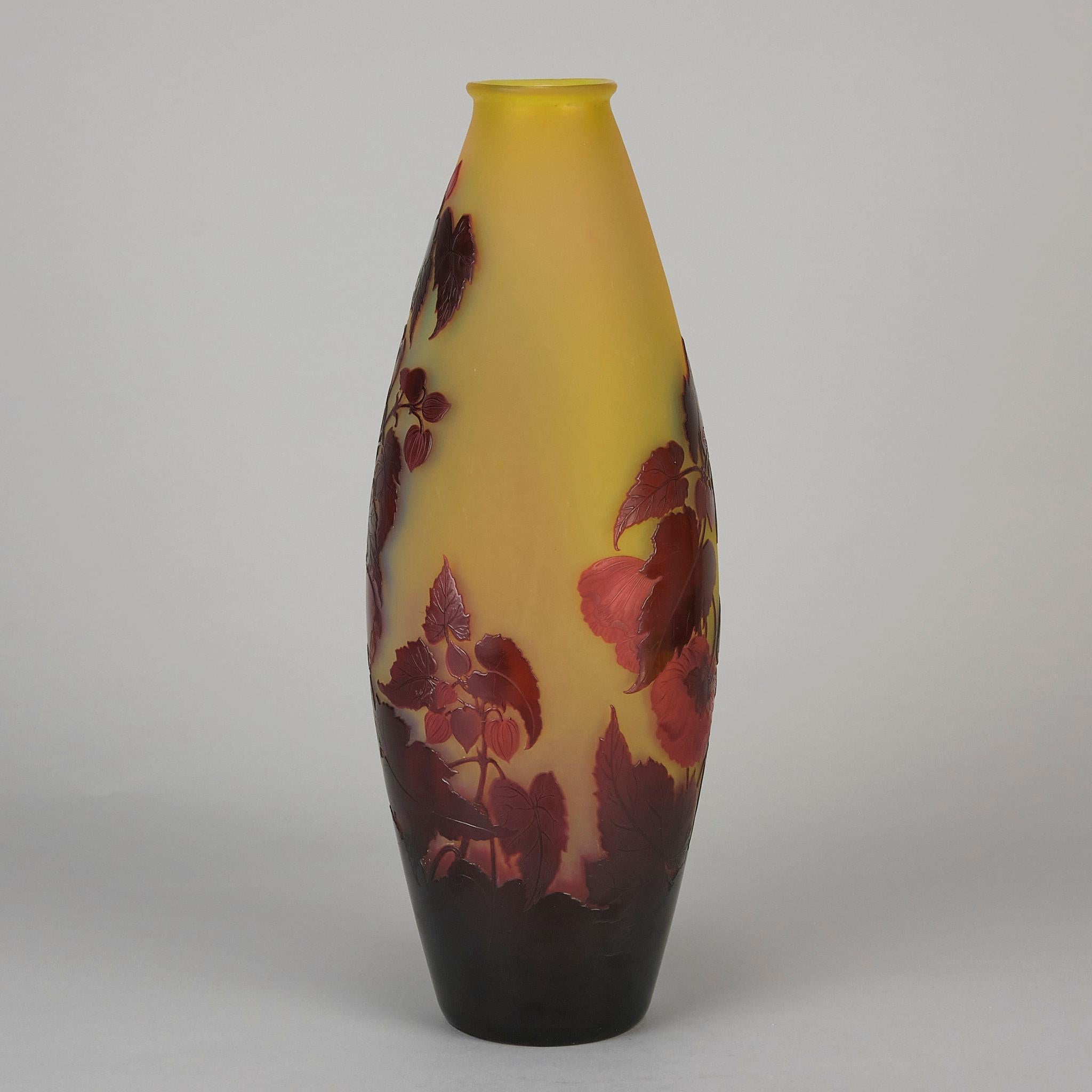 Französische Glasvase des 20. Jahrhunderts mit dem Titel „große florale Vase“ von Emile Galle im Angebot 4