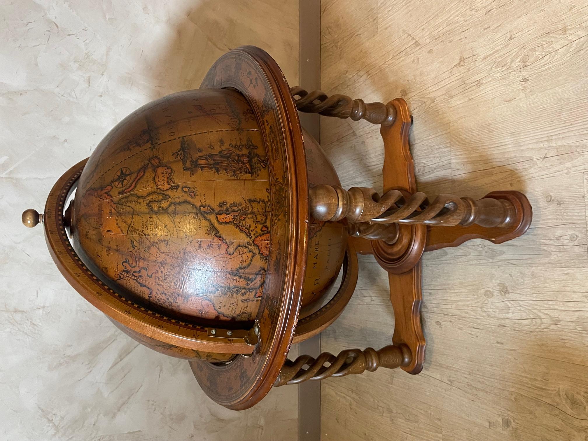 20th century French Globe Cocktail Cabinet Bar with Zodiac signs, 1980s In Good Condition In LEGNY, FR