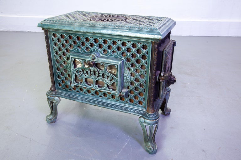 20th Century French Godin Chaufette Wood Stove in Vintage Green Cast Iron  at 1stDibs | godin stoves france, antique wood stove, godin wood burning  stove