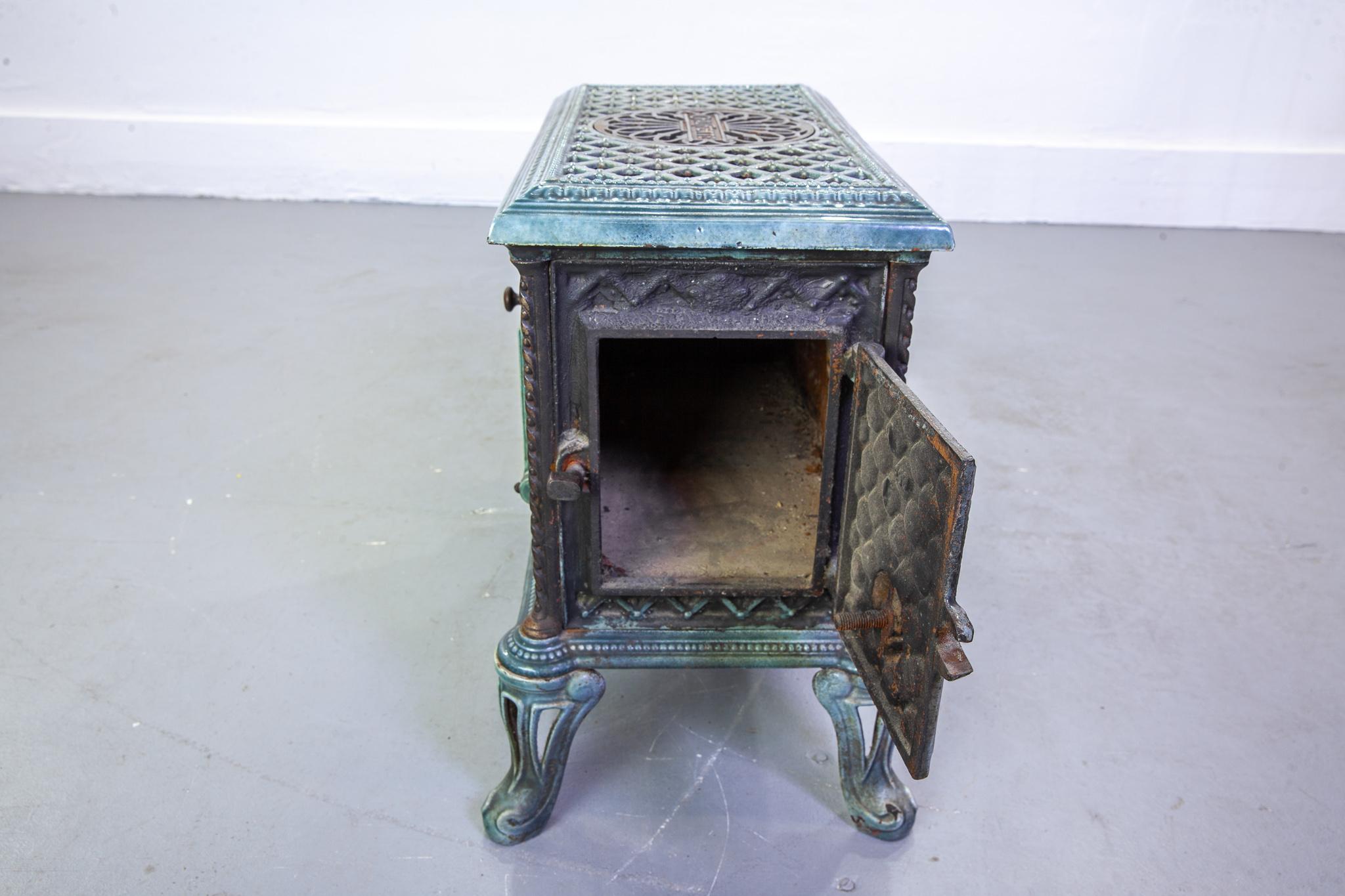 Mid-20th Century 20th Century French Godin Chaufette Wood Stove in Vintage Green Cast Iron