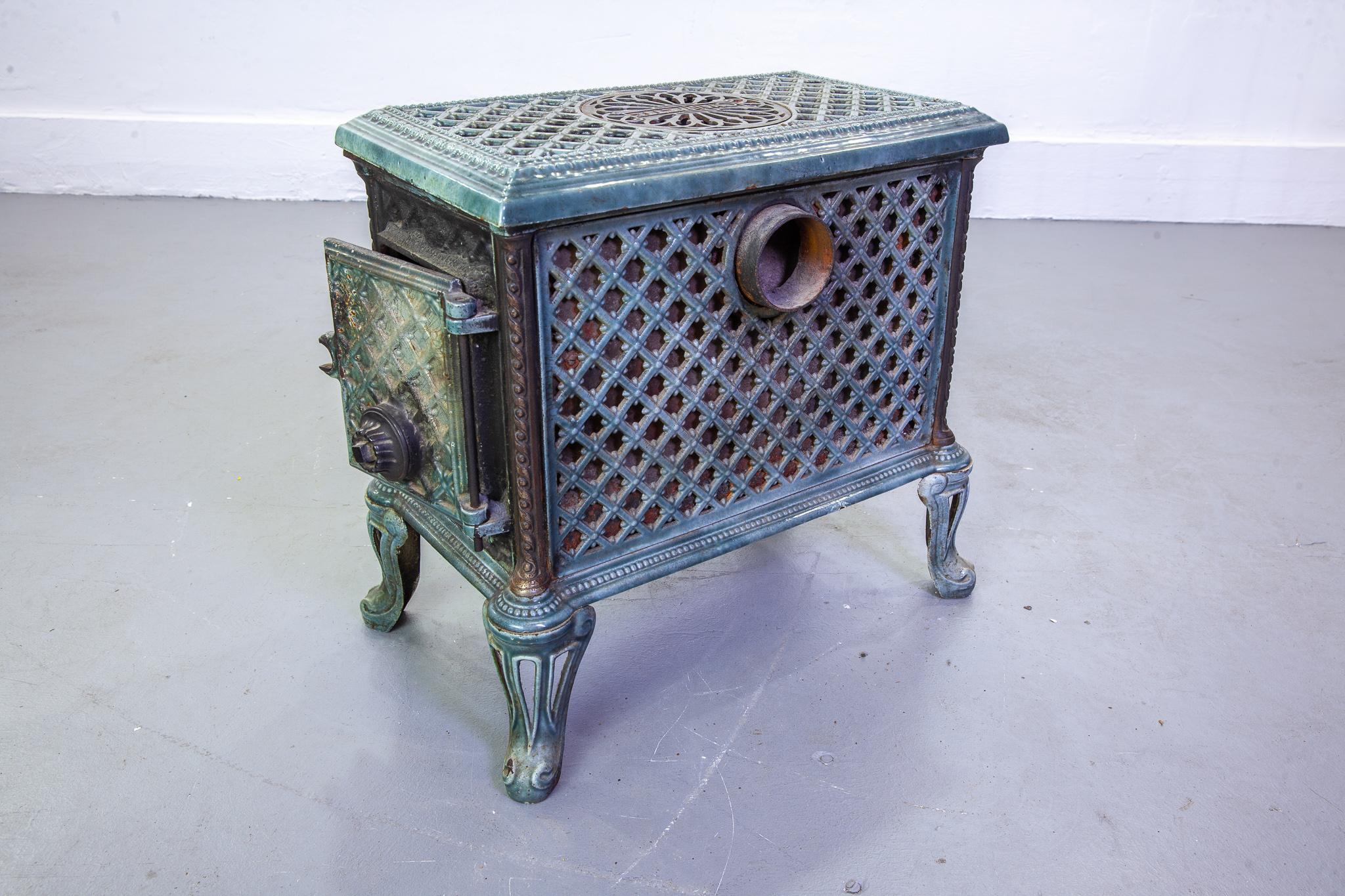 20th Century French Godin Chaufette Wood Stove in Vintage Green Cast Iron 1