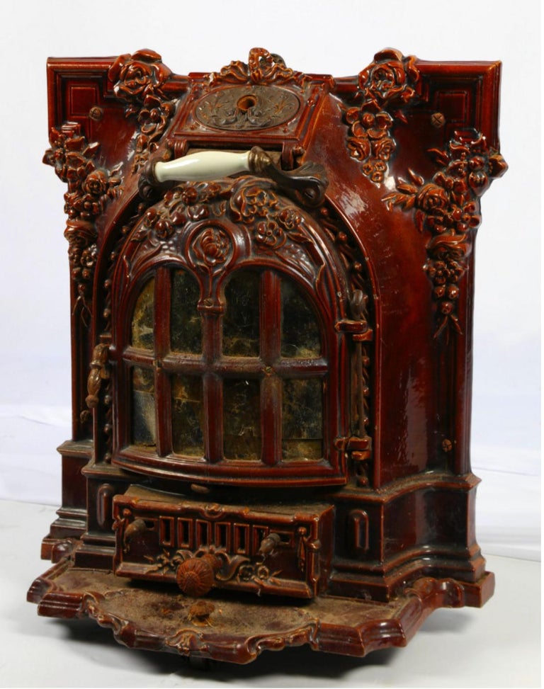 20th Century French Godin Wood Stove in Carmine Ceramic and Great  Decoration For Sale at 1stDibs