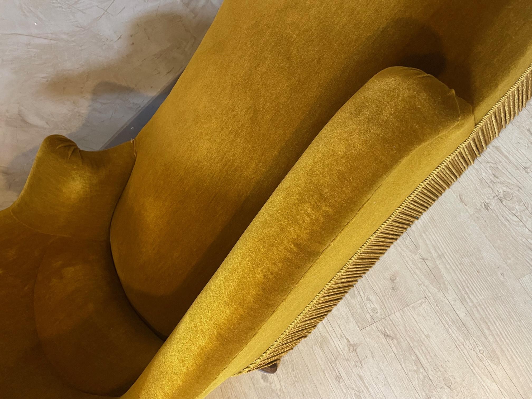 20th Century French Gold Velvet Crapaud Lounge Armchair, 1950s 9