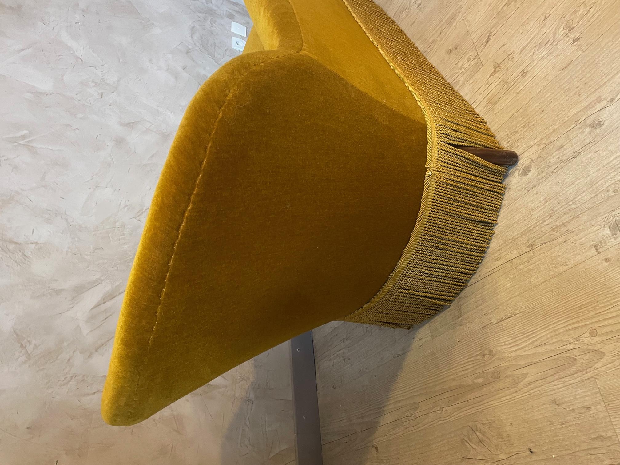 20th Century French Gold Velvet Crapaud Lounge Armchair, 1950s 10