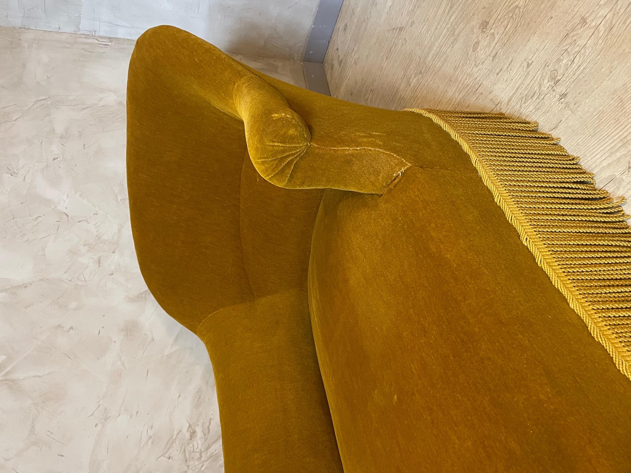20th Century French Gold Velvet Crapaud Lounge Armchair, 1950s 2