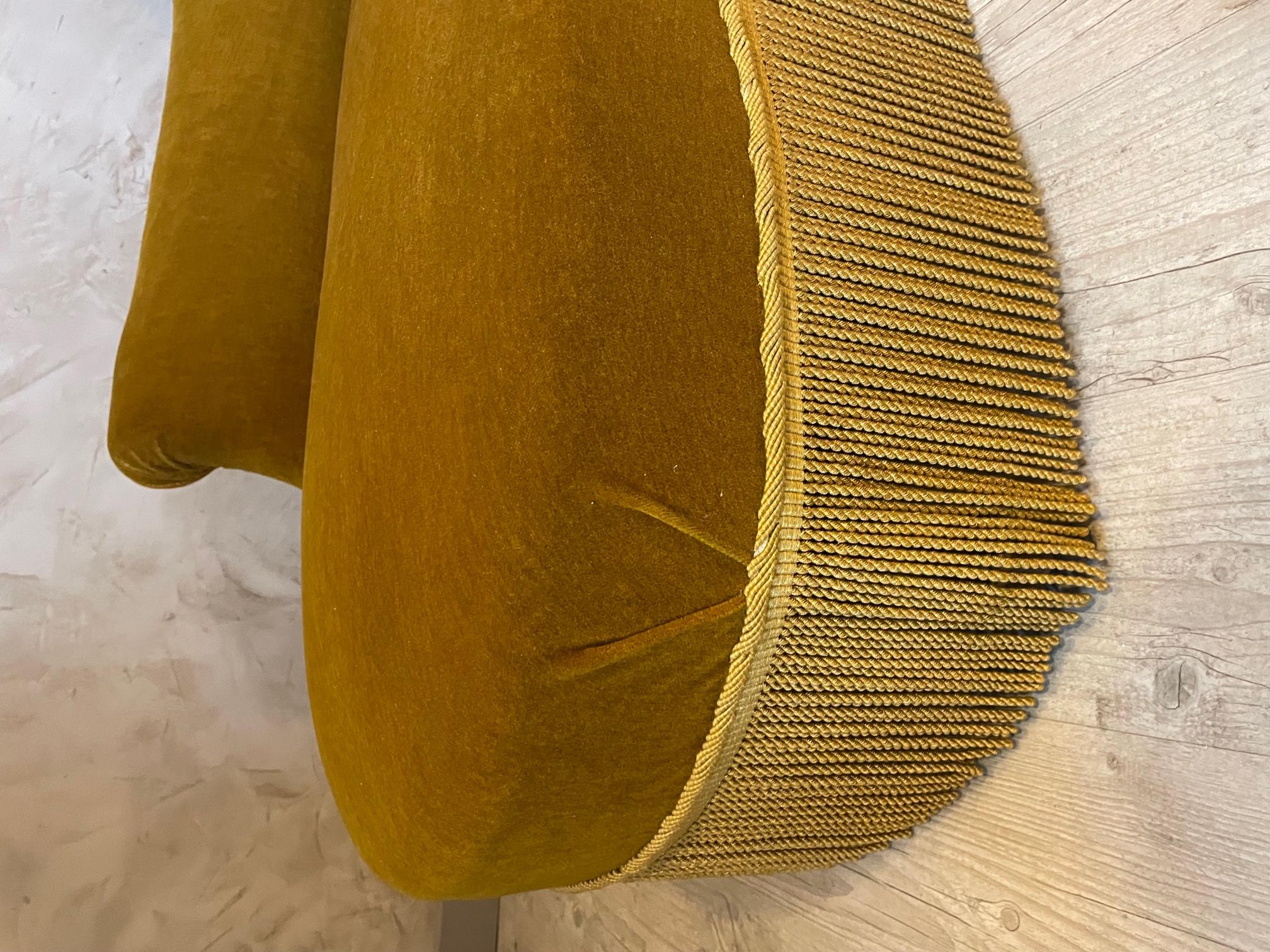 20th Century French Gold Velvet Crapaud Lounge Armchair, 1950s 3