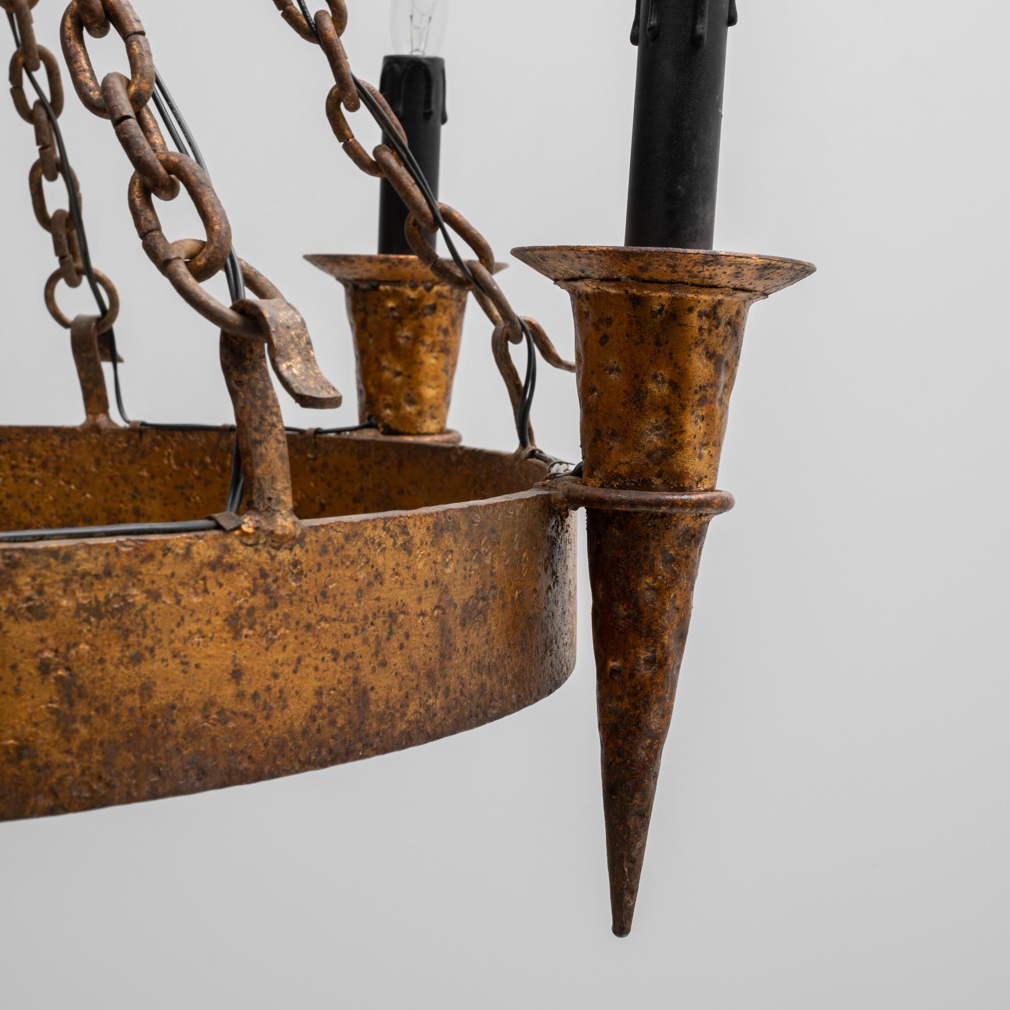 Lampadario a torcia in metallo del XX secolo in stile gotico-revival francese in vendita 4