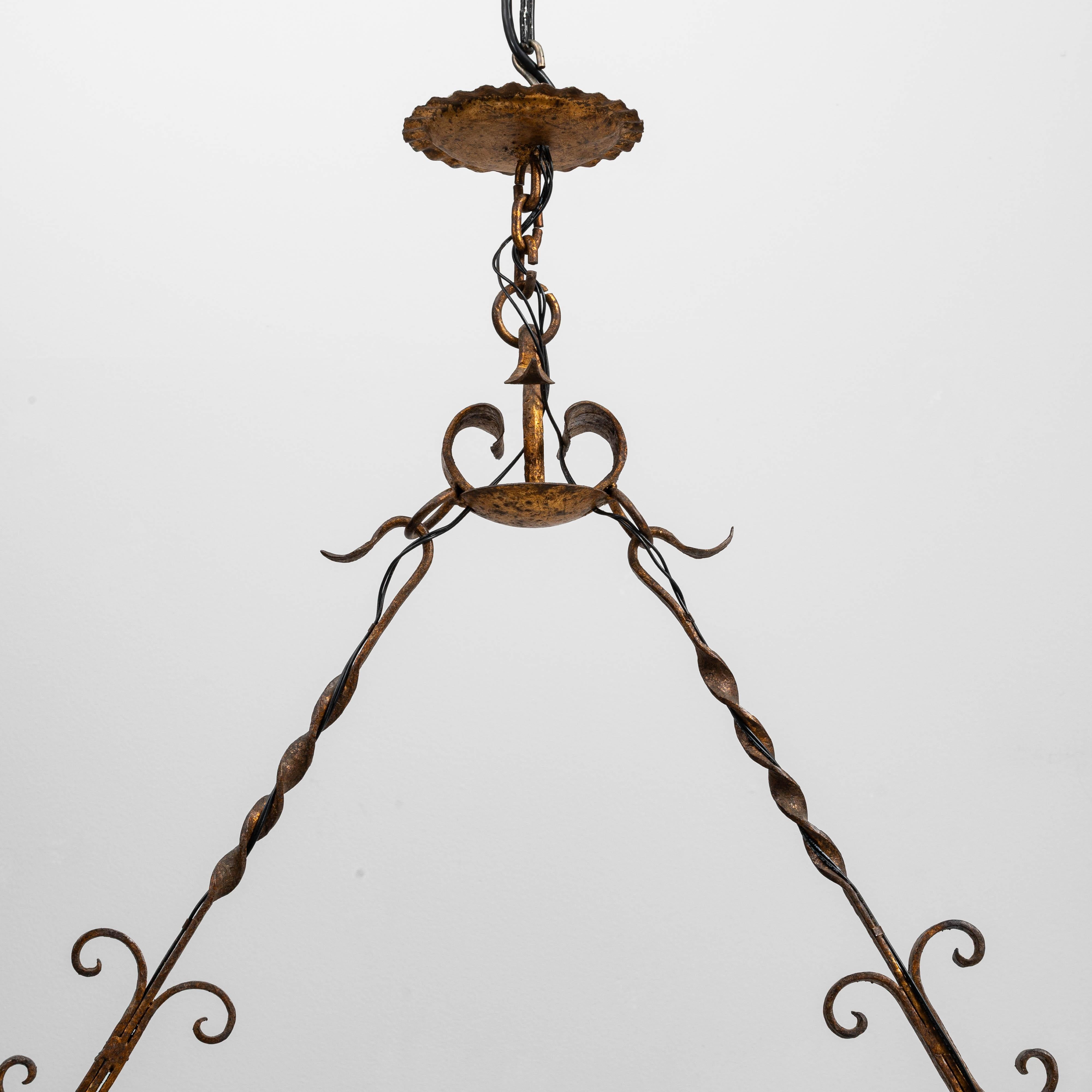 Lampadario a torcia in metallo del XX secolo in stile gotico-revival francese in vendita 4