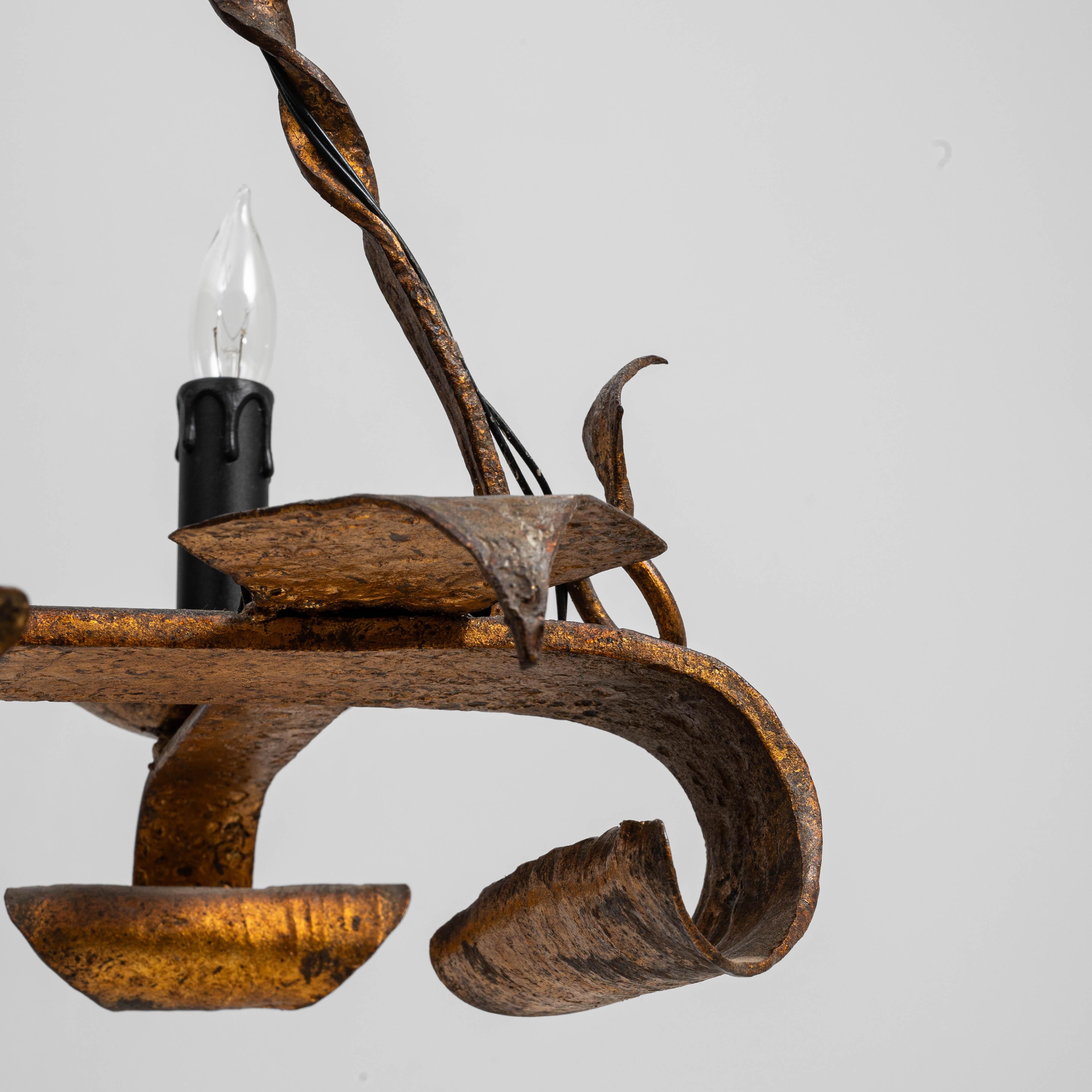 Lampadario a torcia in metallo del XX secolo in stile gotico-revival francese in vendita 6