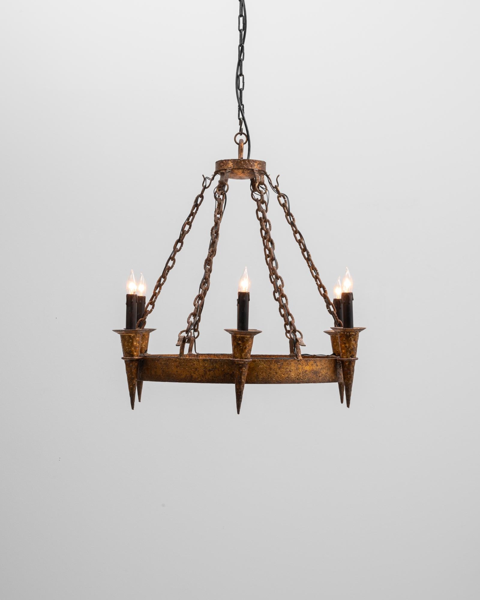 Neogotico Lampadario a torcia in metallo del XX secolo in stile gotico-revival francese in vendita