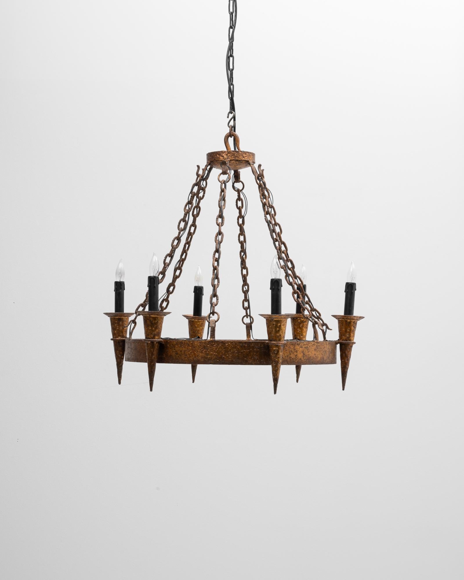 Lampadario a torcia in metallo del XX secolo in stile gotico-revival francese In condizioni buone in vendita a High Point, NC