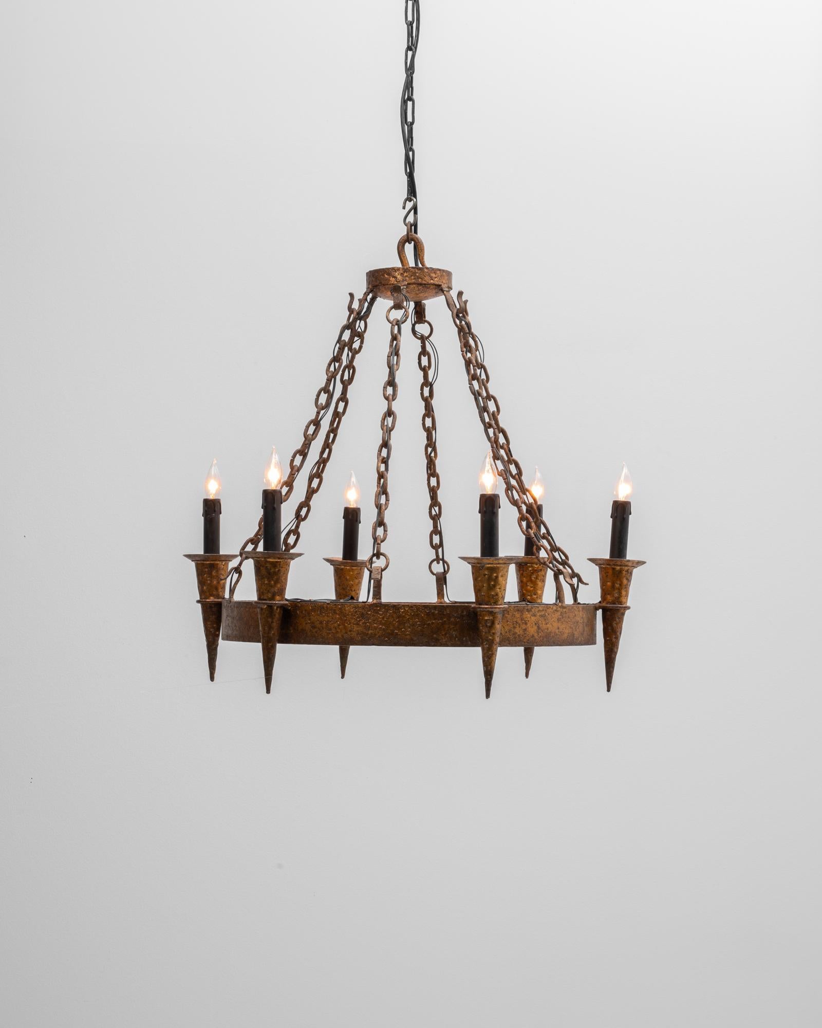 Metallo Lampadario a torcia in metallo del XX secolo in stile gotico-revival francese in vendita